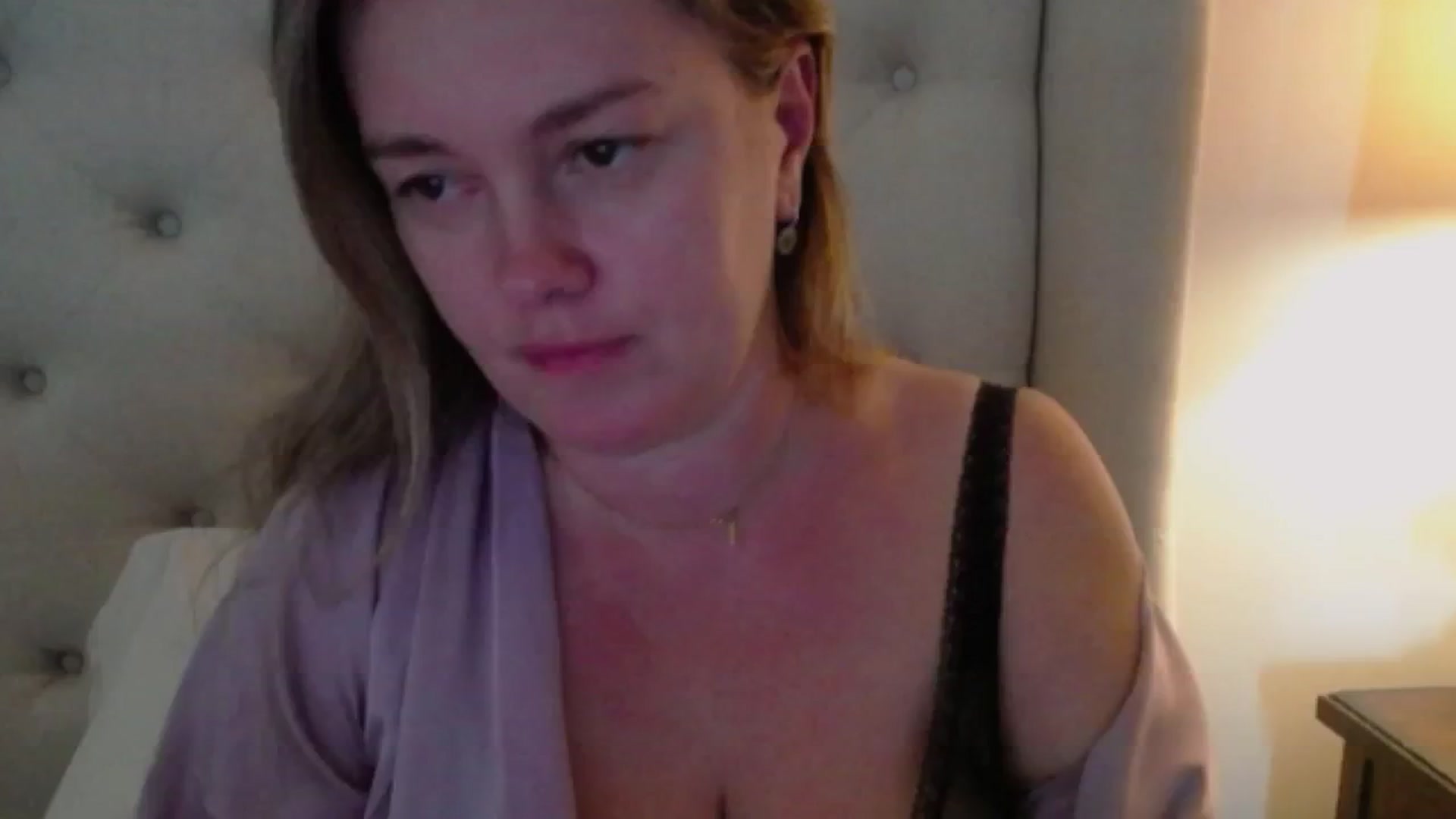 Gallery image thumbnail from J0llye's myfreecams stream on, 10/01/2024, 19:58 image 1 of 20