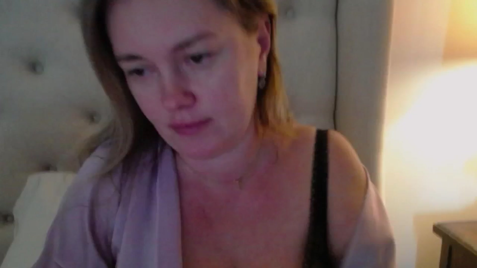Gallery image thumbnail from J0llye's myfreecams stream on, 10/01/2024, 19:58 image 3 of 20