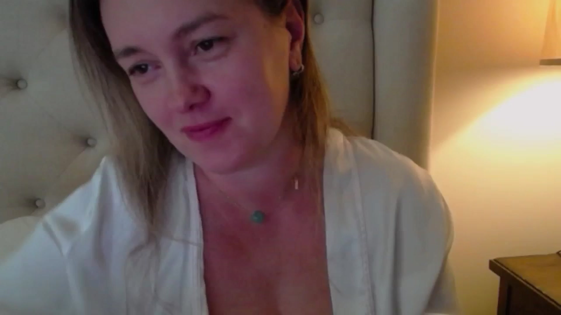 Gallery image thumbnail from J0llye's myfreecams stream on, 10/02/2024, 16:52 image 12 of 20