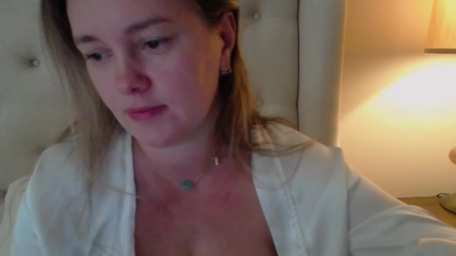 Gallery image thumbnail from J0llye's myfreecams stream on, 10/02/2024, 16:52 image 9 of 20