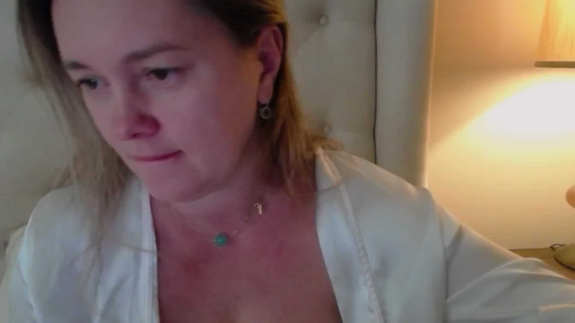 Gallery image thumbnail from J0llye's myfreecams stream on, 10/02/2024, 16:52 image 6 of 20