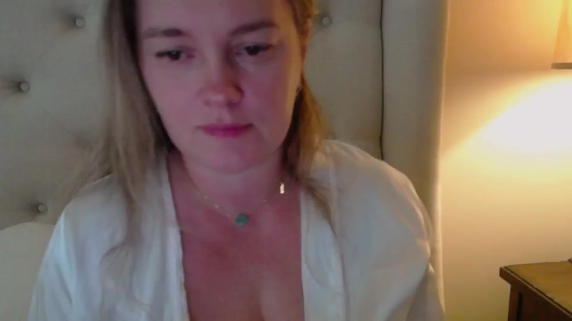 Gallery image thumbnail from J0llye's myfreecams stream on, 10/02/2024, 16:52 image 15 of 20