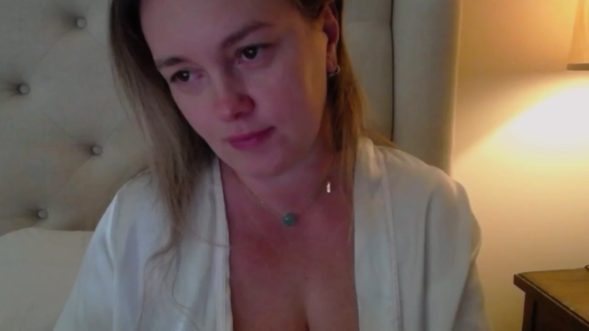 Gallery image thumbnail from J0llye's myfreecams stream on, 10/02/2024, 16:52 image 14 of 20