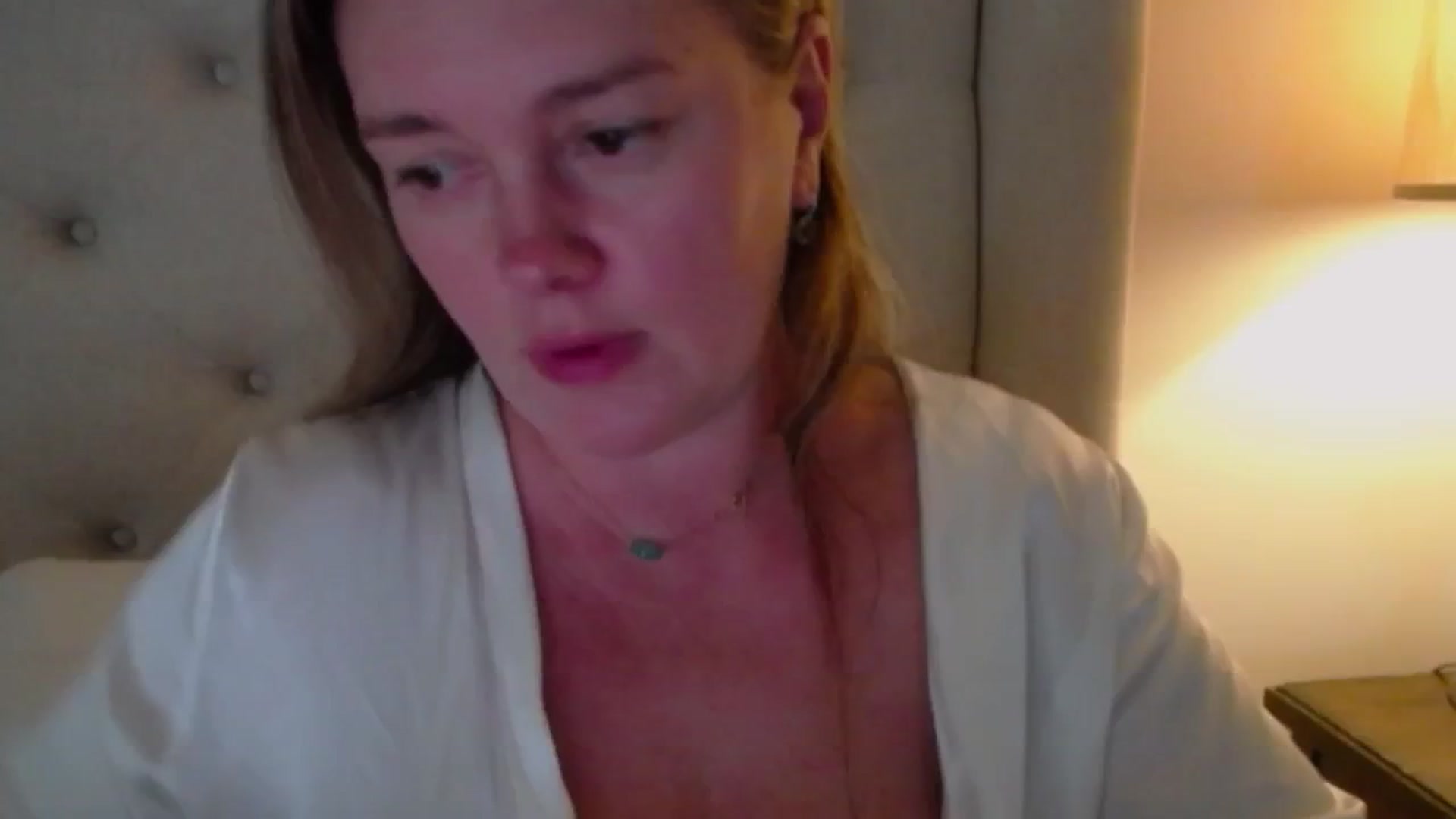Gallery image thumbnail from J0llye's myfreecams stream on, 10/02/2024, 19:35 image 20 of 20