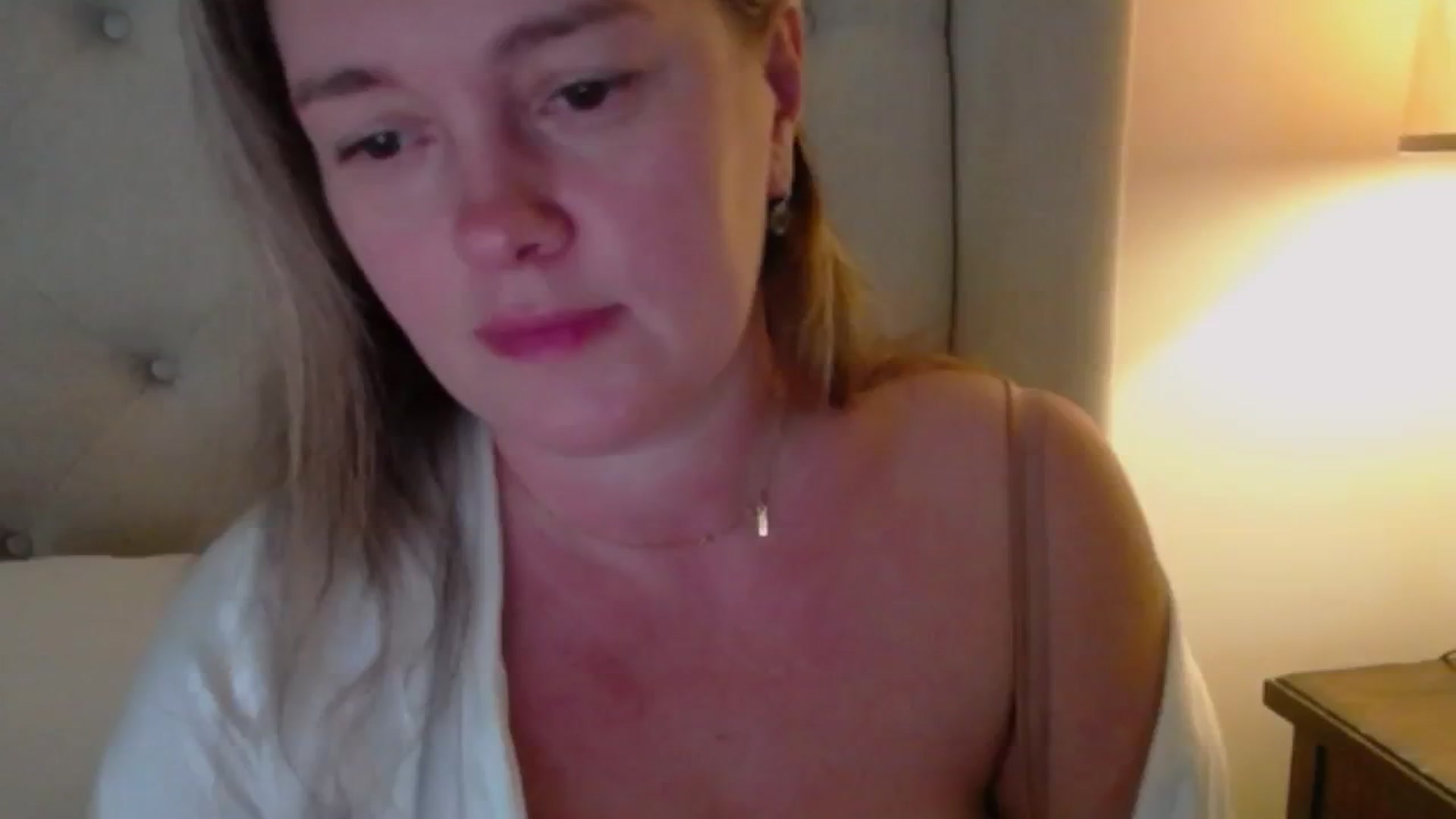 Gallery image thumbnail from J0llye's myfreecams stream on, 10/02/2024, 19:35 image 15 of 20
