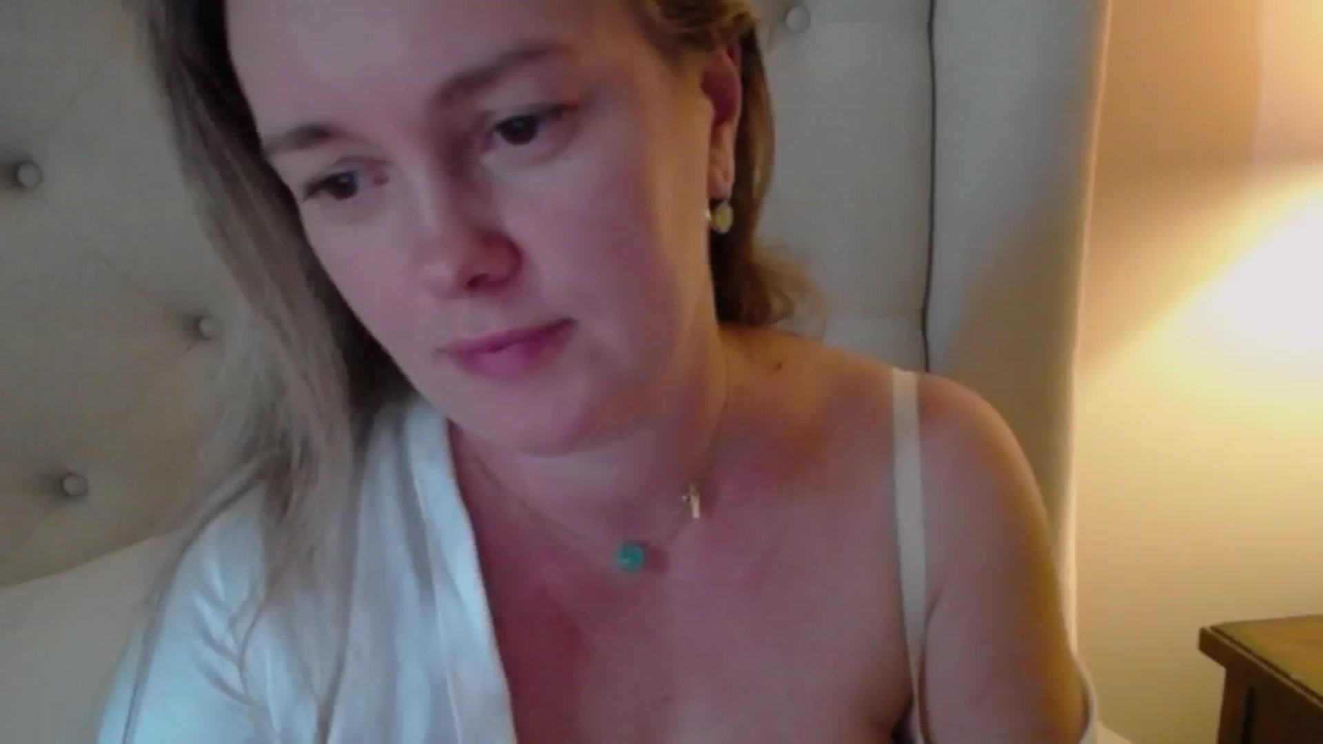 Gallery image thumbnail from J0llye's myfreecams stream on, 10/06/2024, 20:16 image 14 of 20