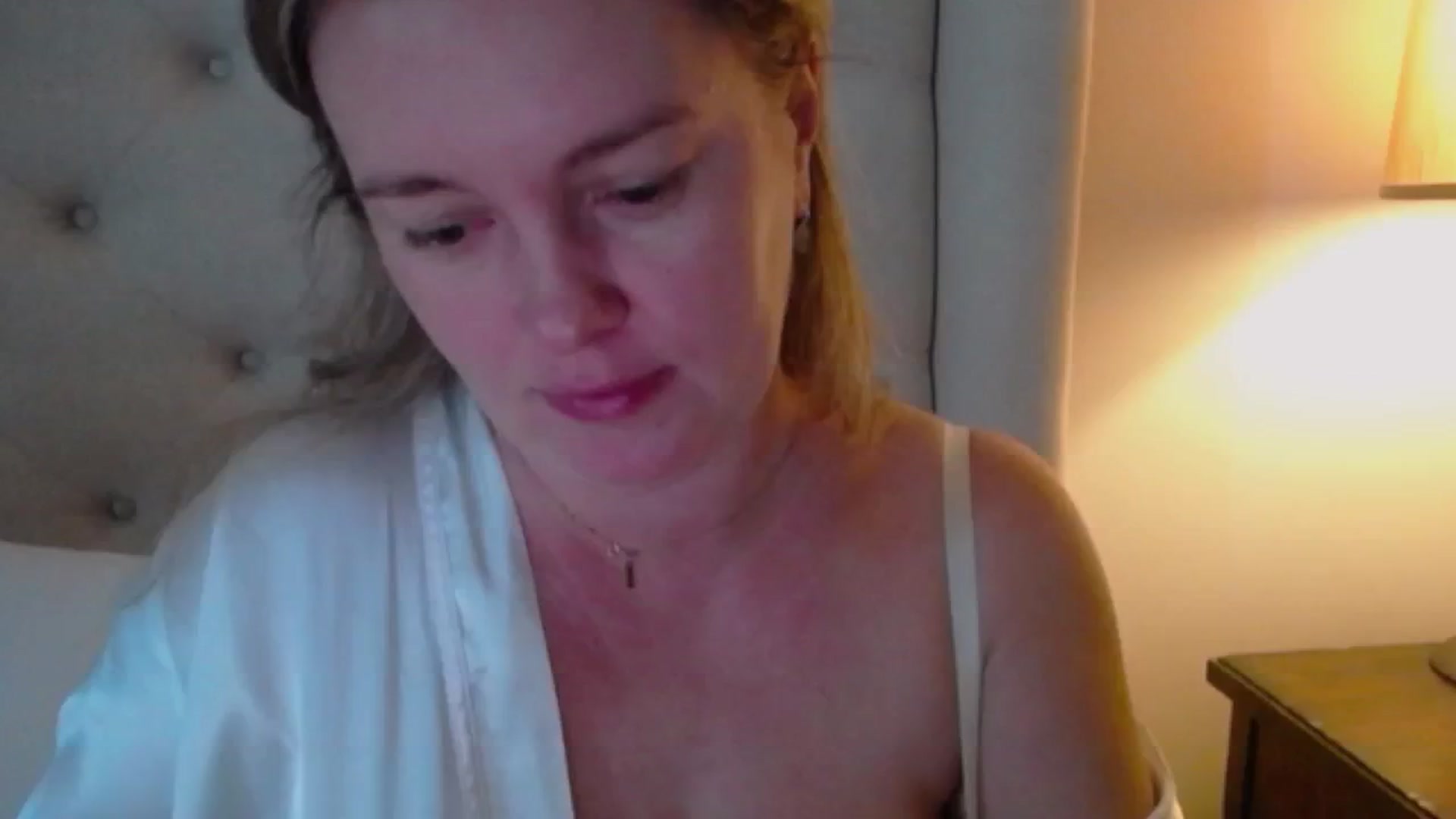 Gallery image thumbnail from J0llye's myfreecams stream on, 10/08/2024, 14:47 image 3 of 20