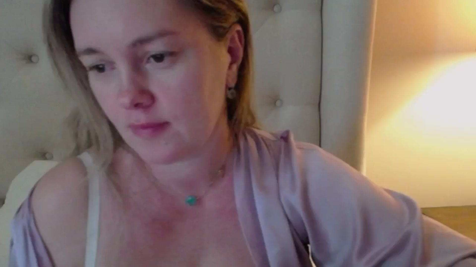 Gallery image thumbnail from J0llye's myfreecams stream on, 10/09/2024, 19:07 image 11 of 20