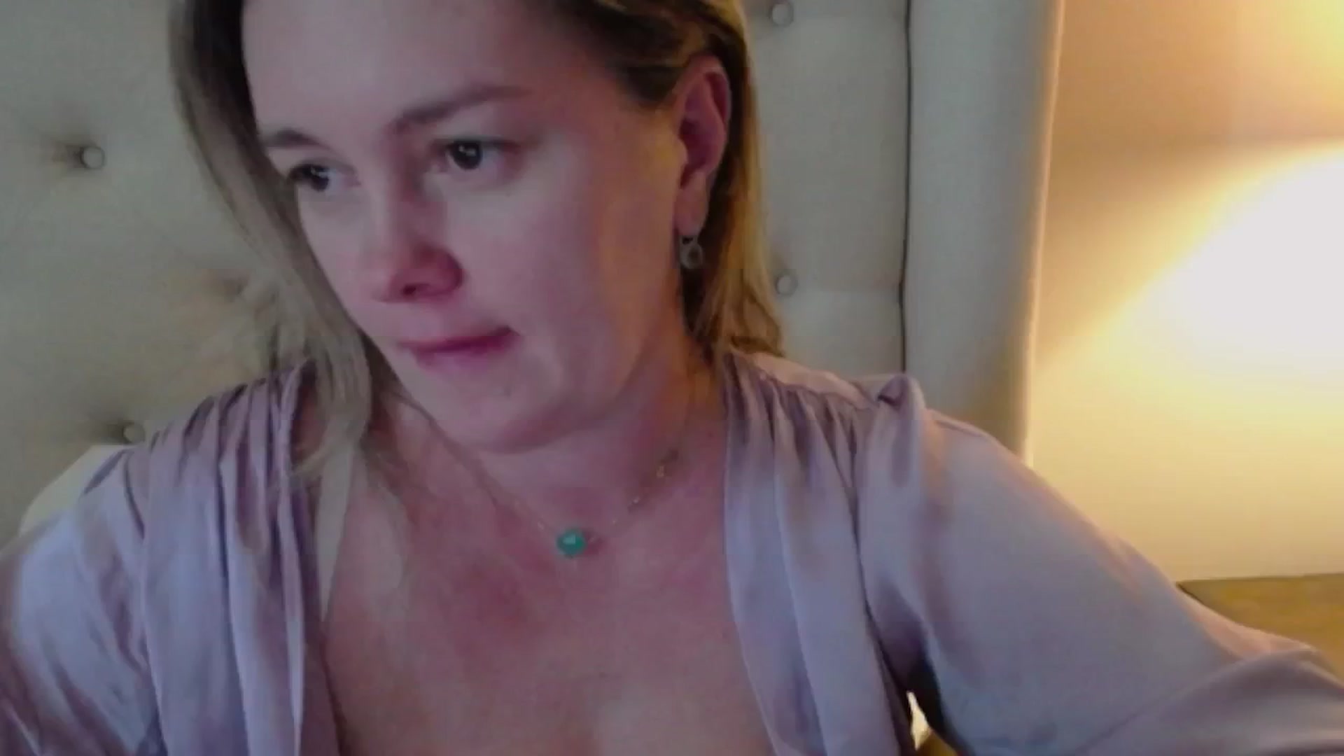 Gallery image thumbnail from J0llye's myfreecams stream on, 10/09/2024, 19:07 image 9 of 20