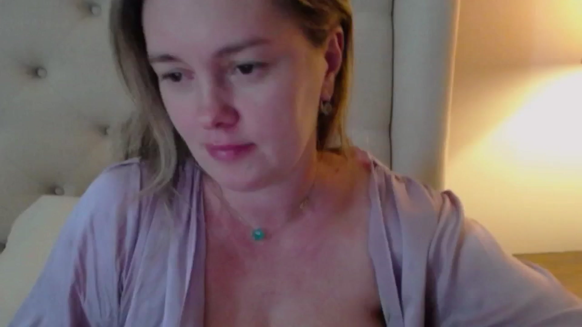 Gallery image thumbnail from J0llye's myfreecams stream on, 10/09/2024, 19:07 image 6 of 20