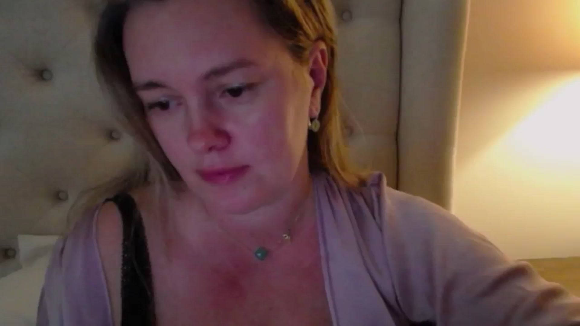 Gallery image thumbnail from J0llye's myfreecams stream on, 10/12/2024, 20:39 image 8 of 20