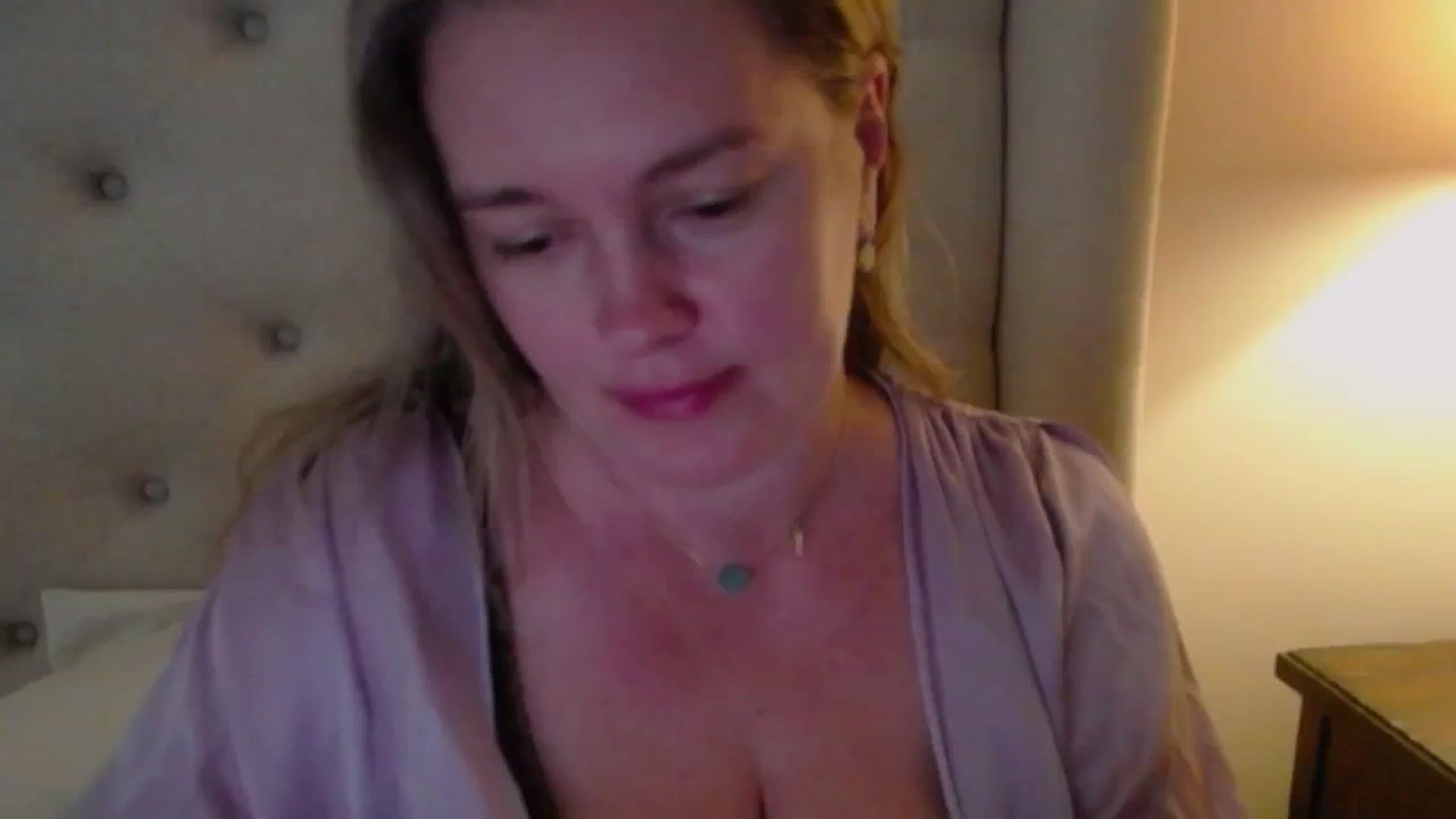 Gallery image thumbnail from J0llye's myfreecams stream on, 10/12/2024, 20:39 image 6 of 20