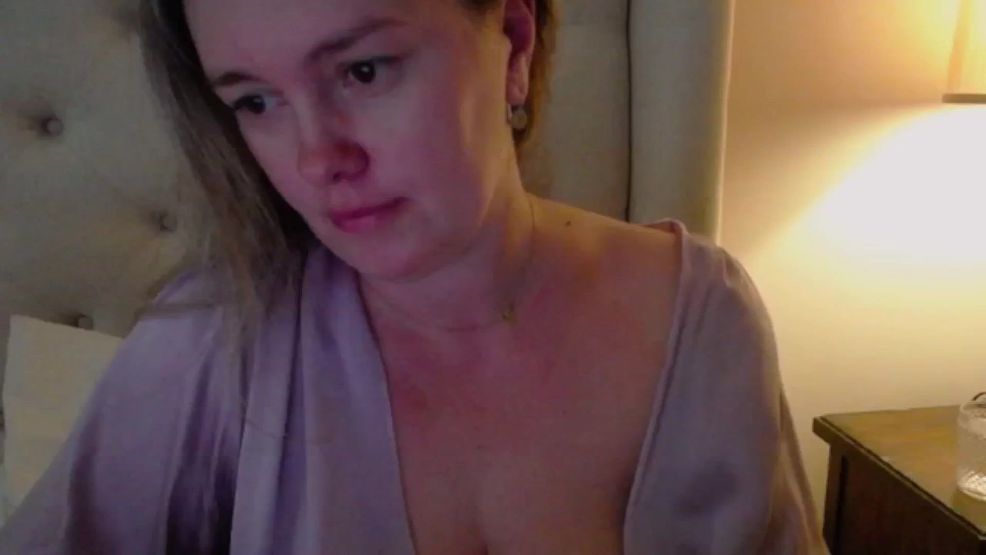 Gallery image thumbnail from J0llye's myfreecams stream on, 10/13/2024, 19:21 image 18 of 20