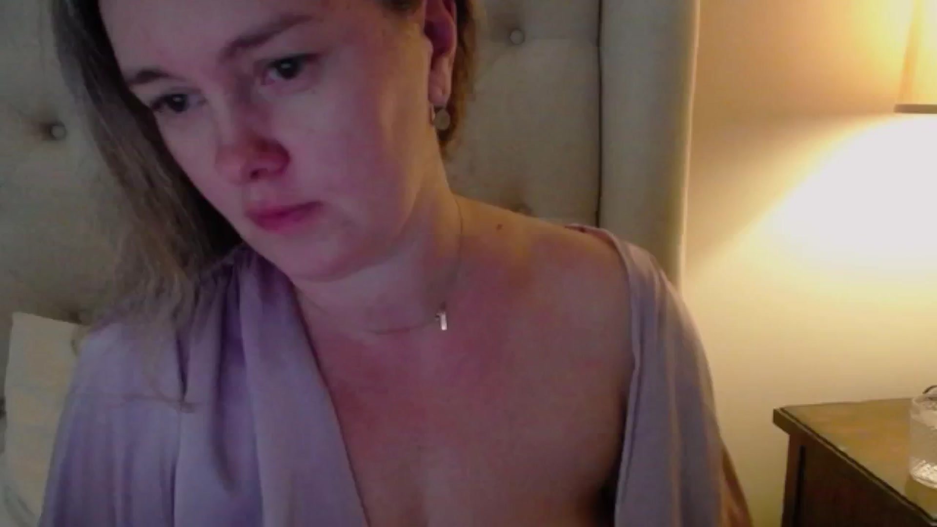 Gallery image thumbnail from J0llye's myfreecams stream on, 10/13/2024, 19:21 image 15 of 20