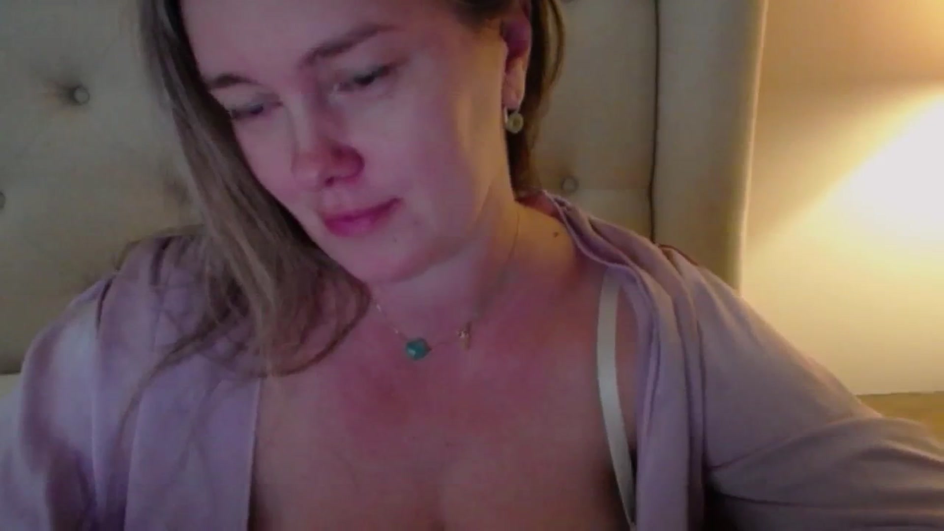 Gallery image thumbnail from J0llye's myfreecams stream on, 10/13/2024, 19:50 image 17 of 20