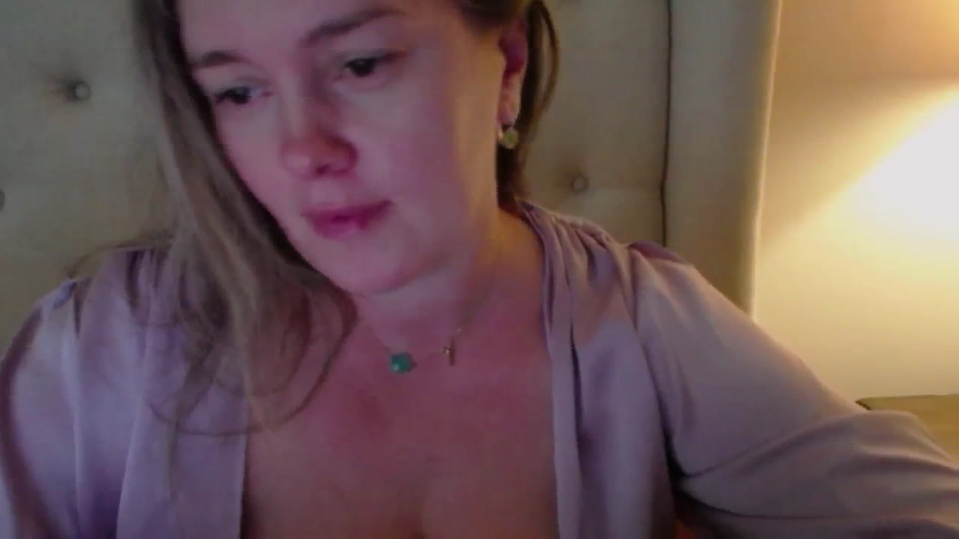 Gallery image thumbnail from J0llye's myfreecams stream on, 10/13/2024, 19:50 image 19 of 20