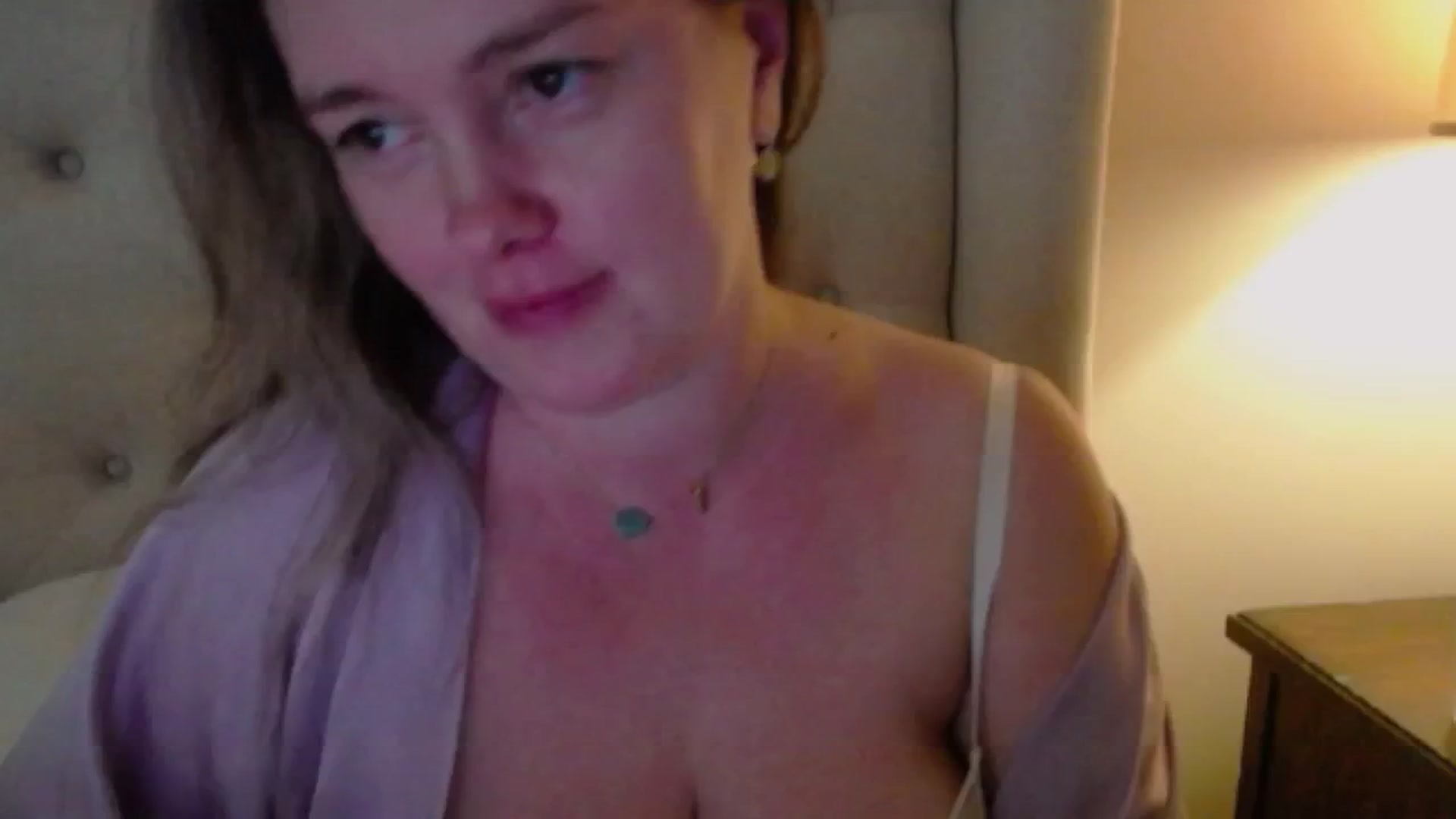 Gallery image thumbnail from J0llye's myfreecams stream on, 10/13/2024, 20:39 image 4 of 20