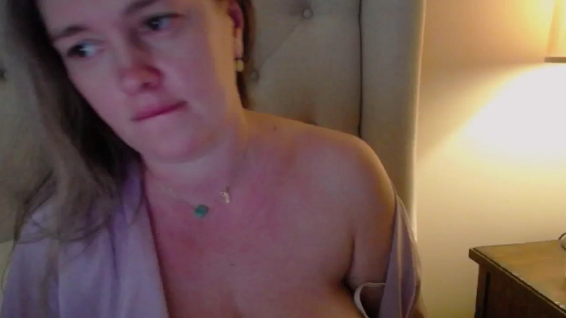 Gallery image thumbnail from J0llye's myfreecams stream on, 10/13/2024, 20:39 image 15 of 20