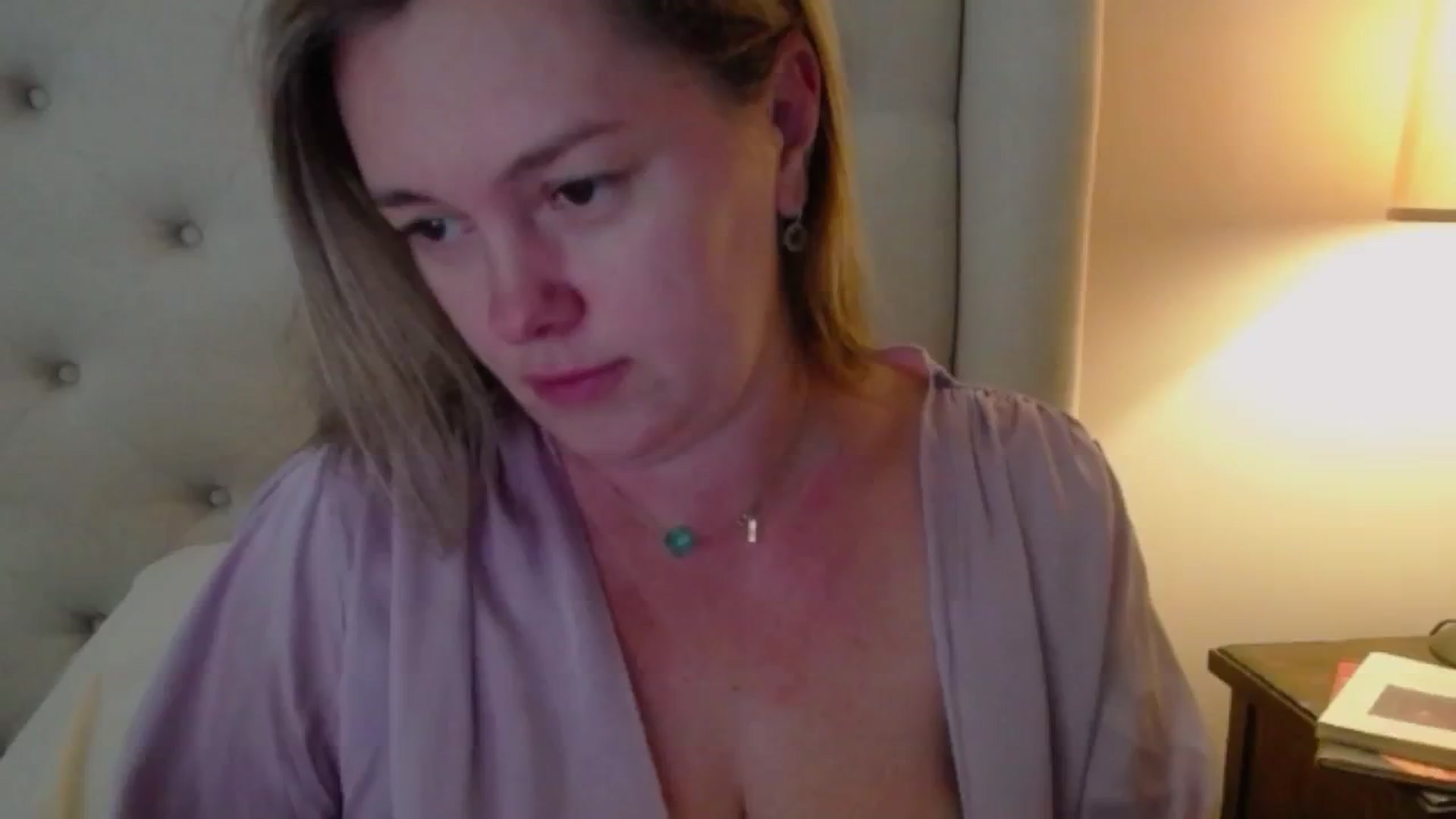 Gallery image thumbnail from J0llye's myfreecams stream on, 10/14/2024, 18:36 image 2 of 20