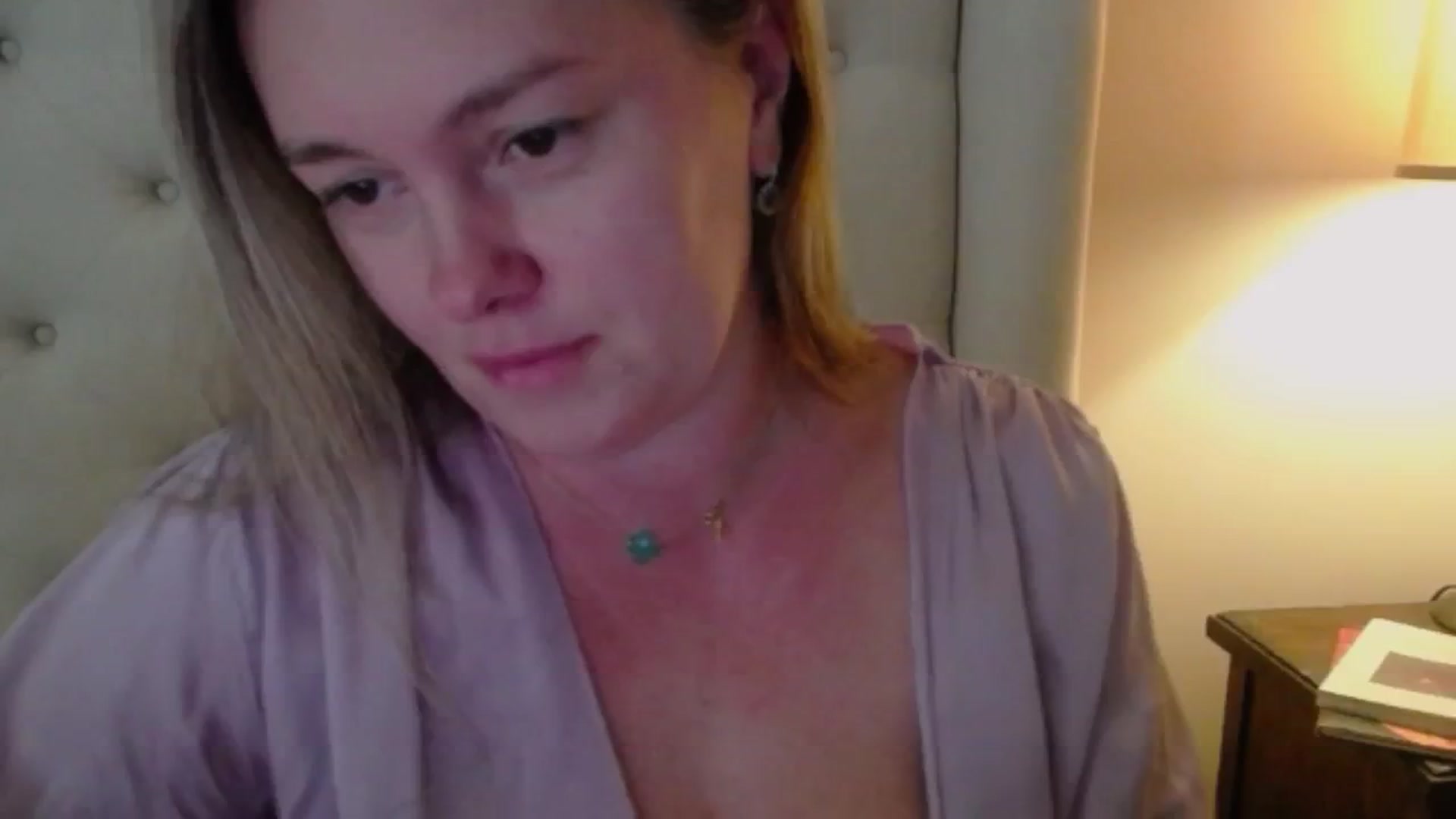 Gallery image thumbnail from J0llye's myfreecams stream on, 10/14/2024, 18:36 image 8 of 20