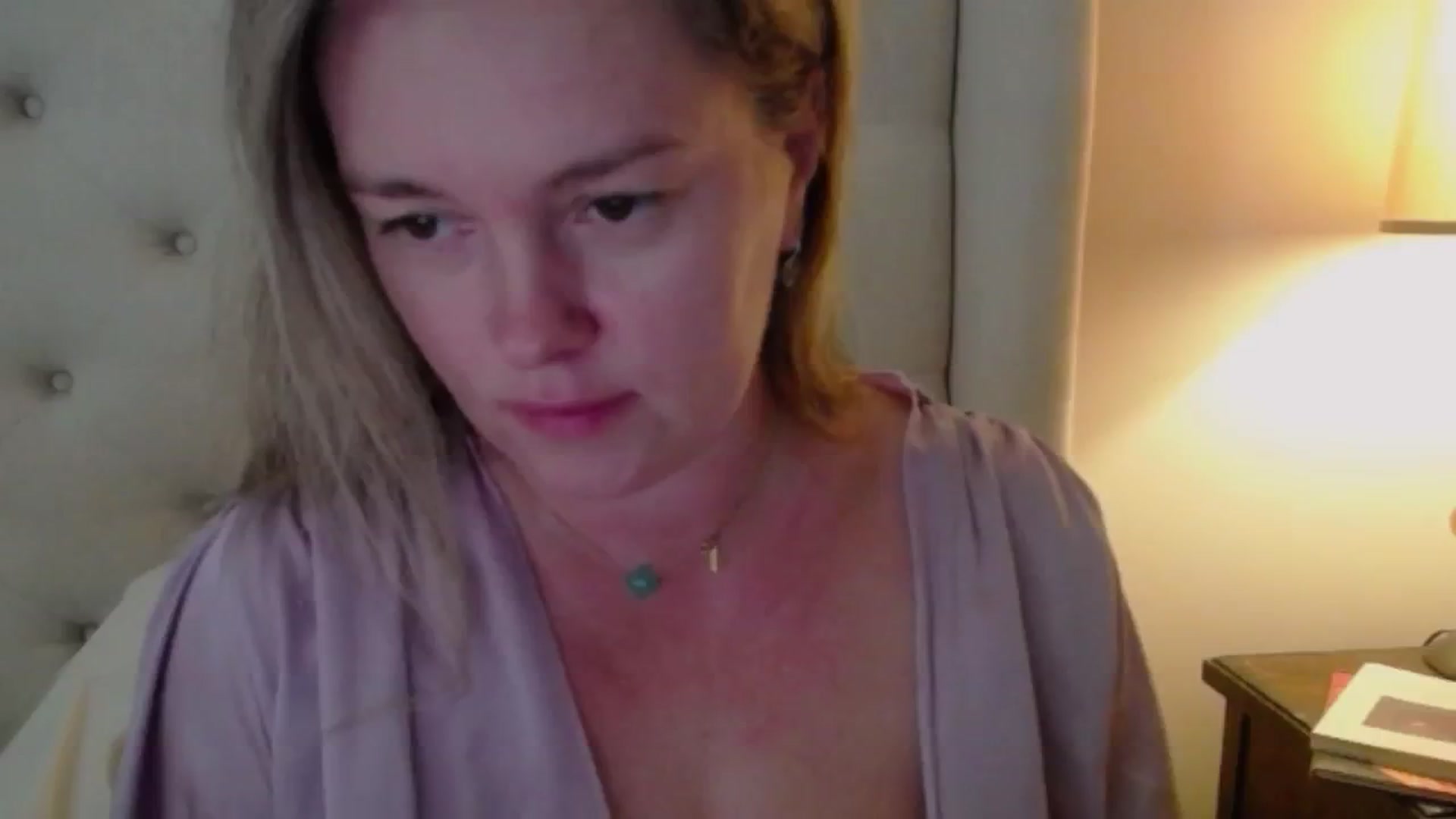 Gallery image thumbnail from J0llye's myfreecams stream on, 10/14/2024, 18:36 image 4 of 20