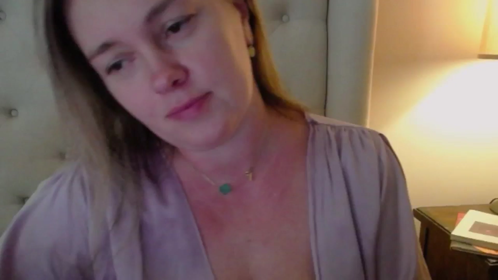 Gallery image thumbnail from J0llye's myfreecams stream on, 10/14/2024, 18:36 image 15 of 20