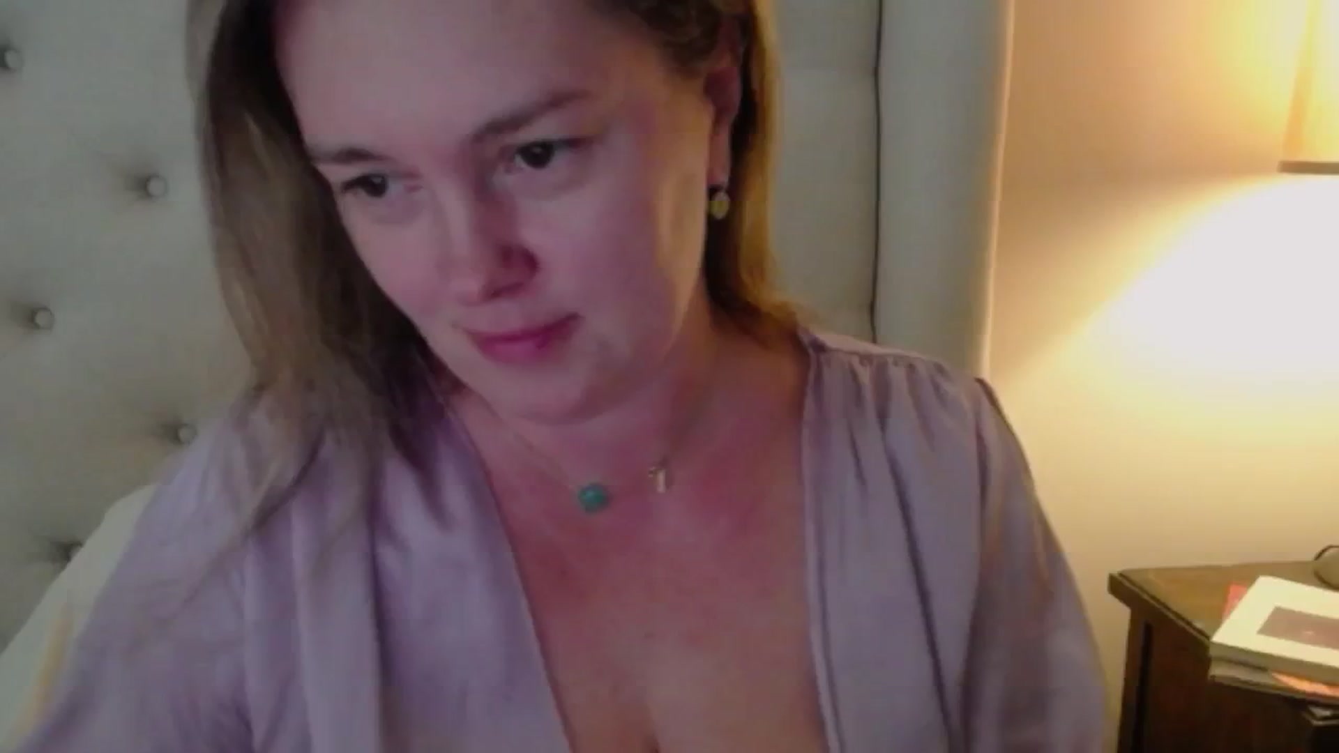 Gallery image thumbnail from J0llye's myfreecams stream on, 10/14/2024, 18:36 image 14 of 20