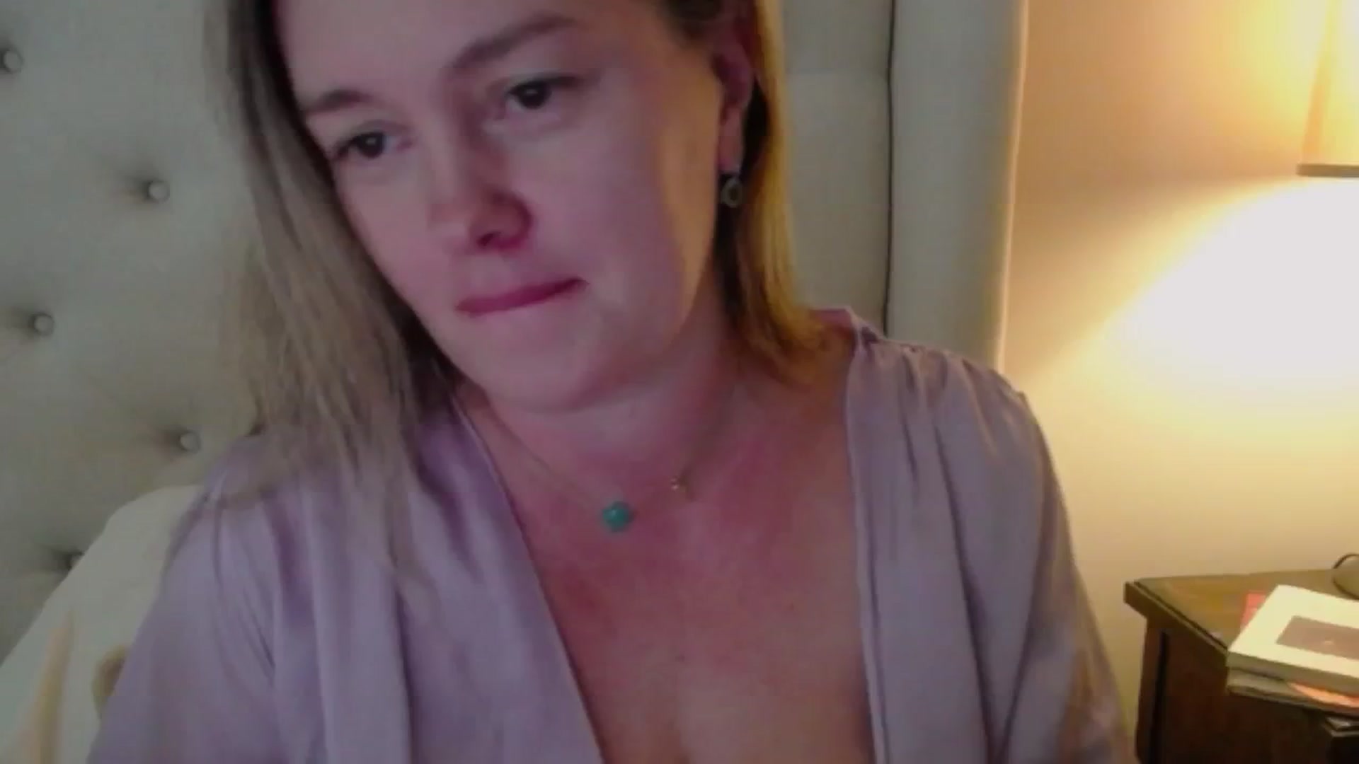Gallery image thumbnail from J0llye's myfreecams stream on, 10/14/2024, 18:36 image 9 of 20