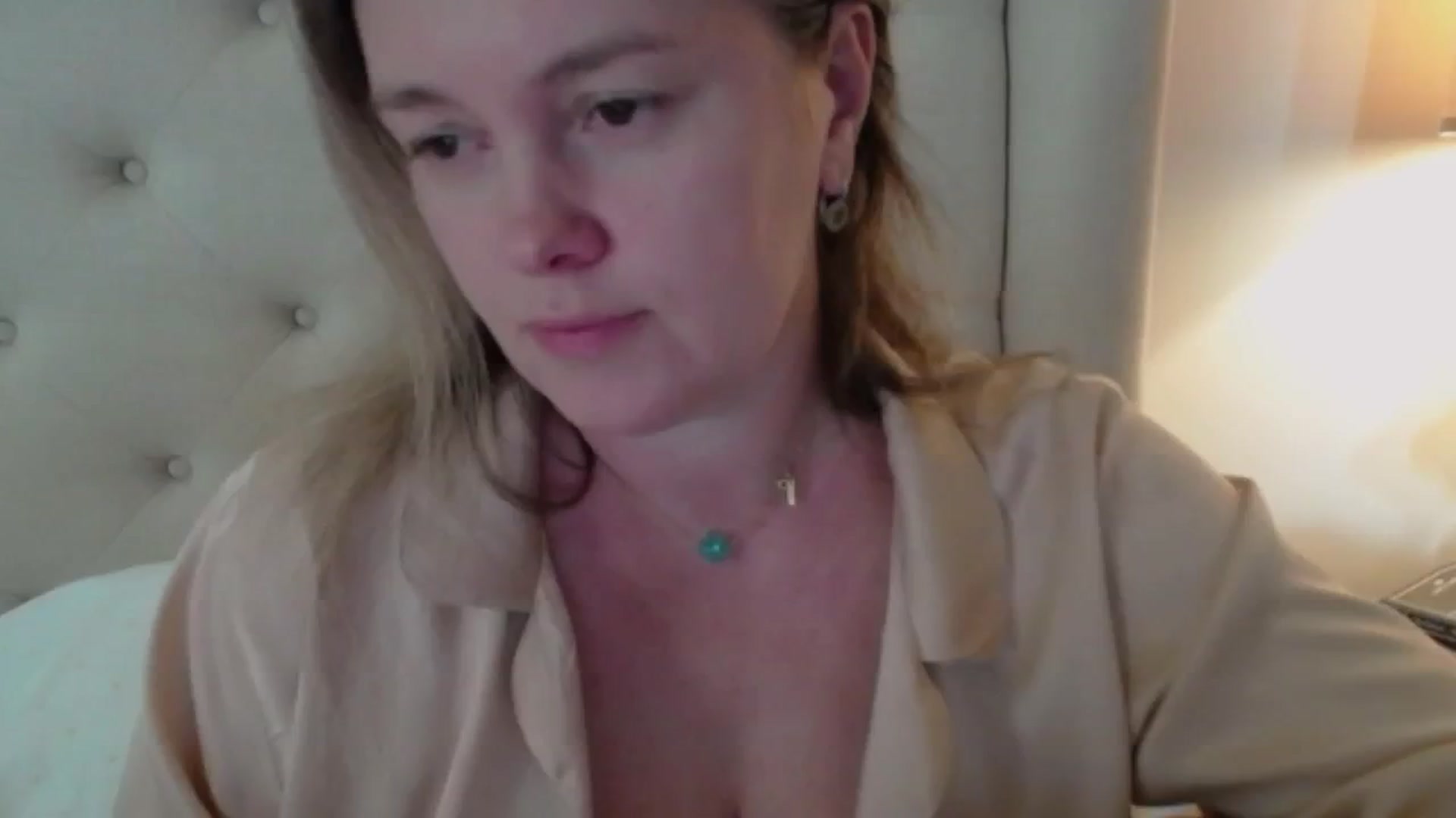 Gallery image thumbnail from J0llye's myfreecams stream on, 10/22/2024, 16:34 image 2 of 20