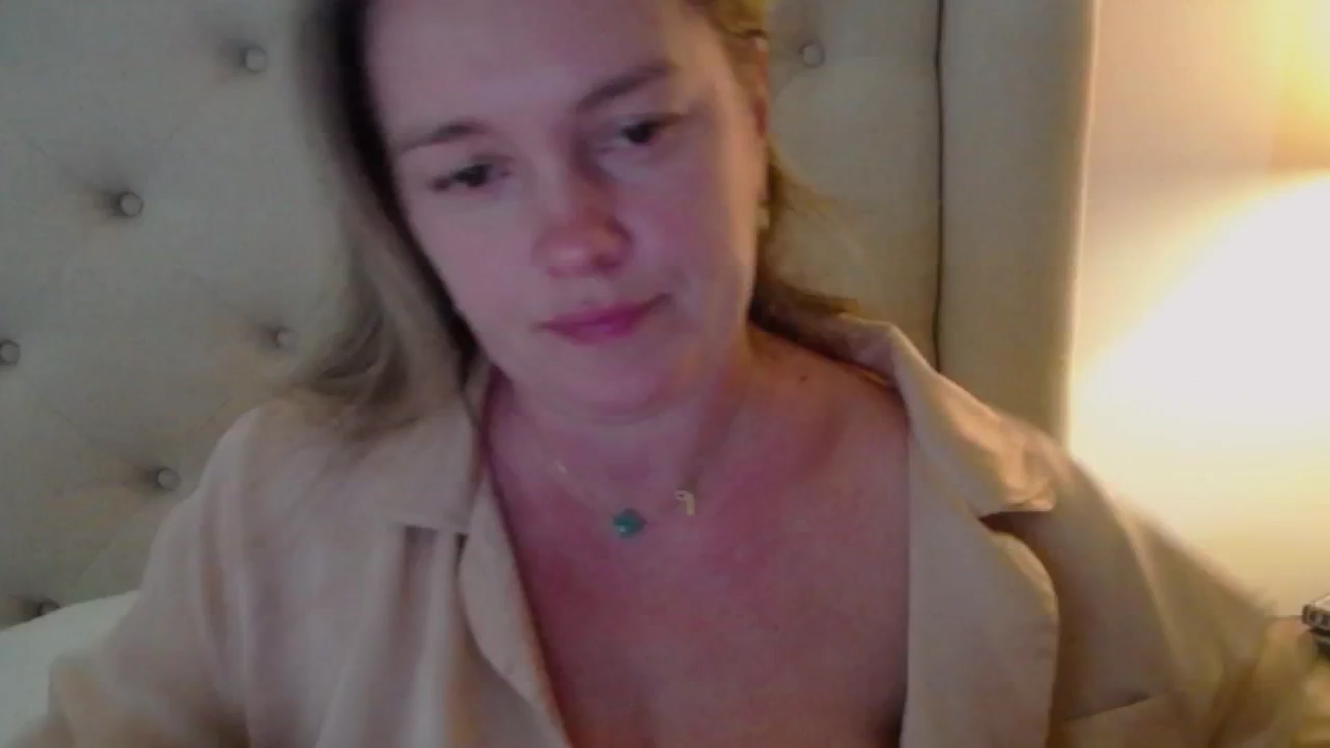 Gallery image thumbnail from J0llye's myfreecams stream on, 10/22/2024, 20:03 image 4 of 20