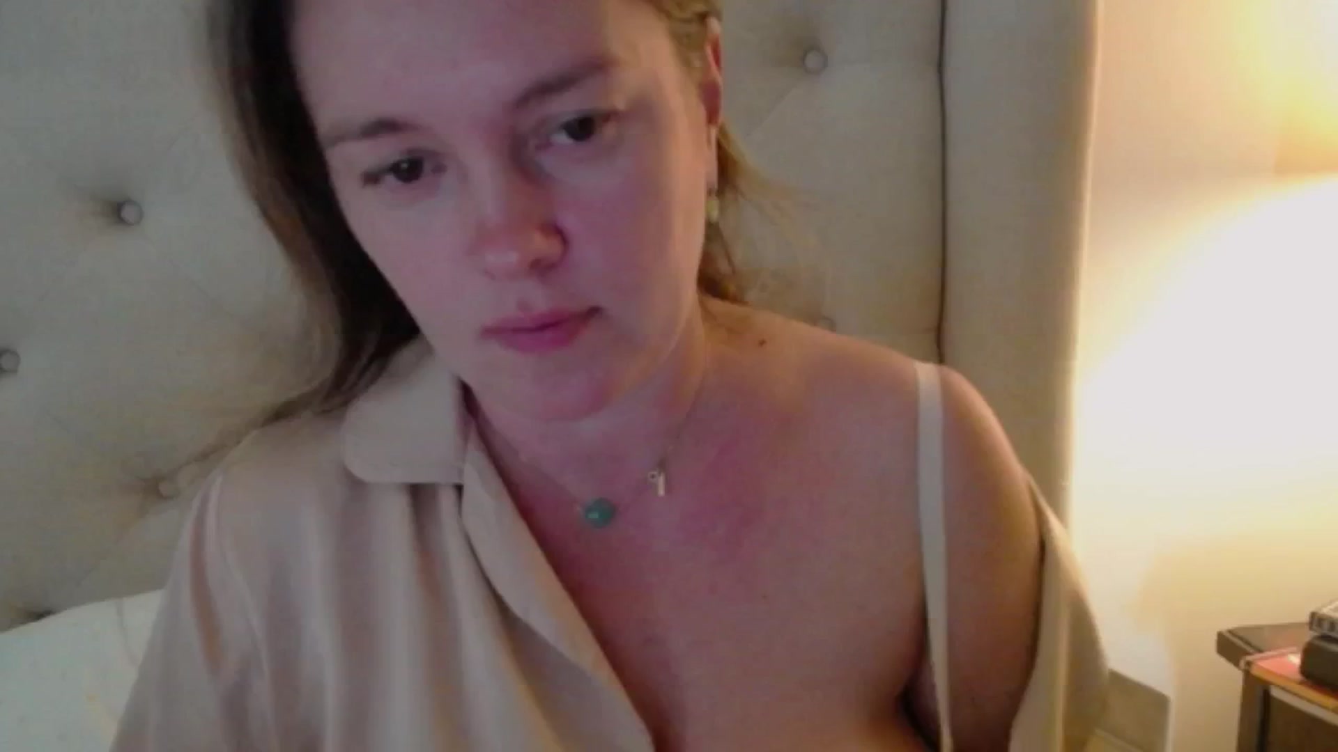 Gallery image thumbnail from J0llye's myfreecams stream on, 10/22/2024, 20:03 image 1 of 20