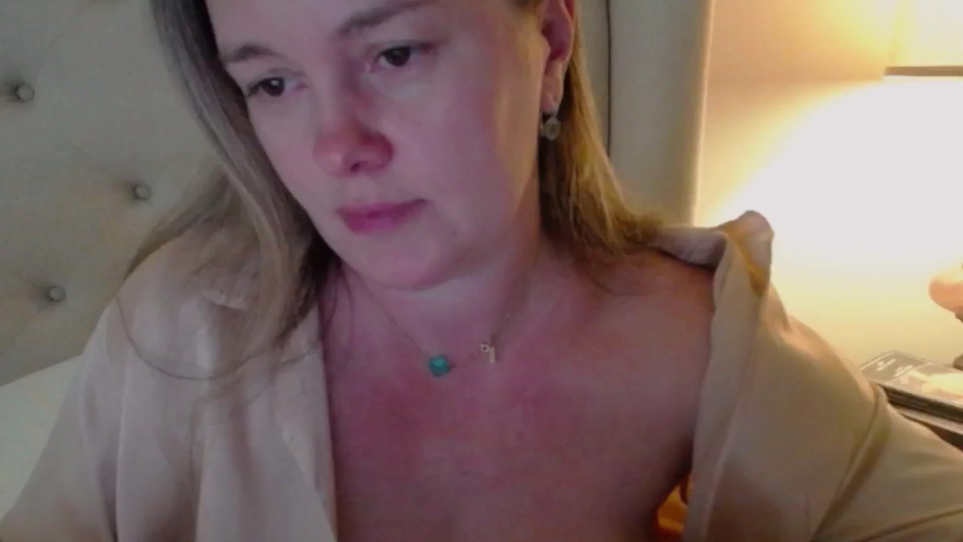 Gallery image thumbnail from J0llye's myfreecams stream on, 10/22/2024, 20:03 image 16 of 20