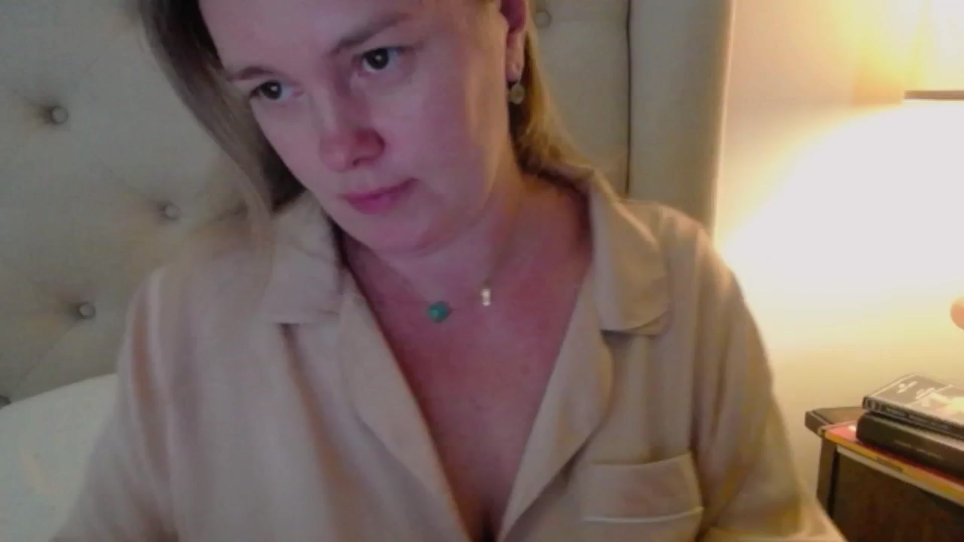 Gallery image thumbnail from J0llye's myfreecams stream on, 10/22/2024, 20:03 image 8 of 20