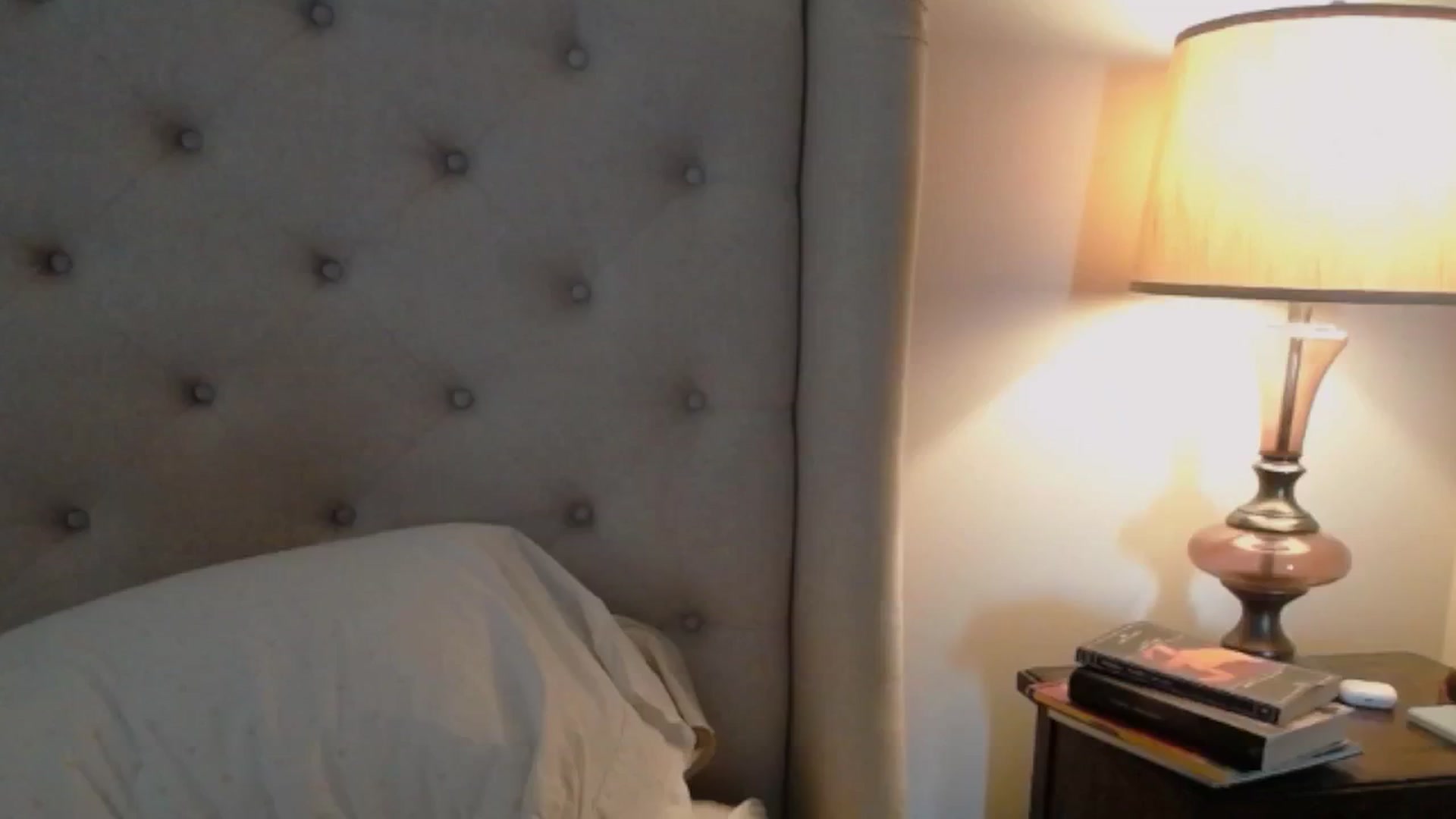 Gallery image thumbnail from J0llye's myfreecams stream on, 10/22/2024, 20:03 image 12 of 20