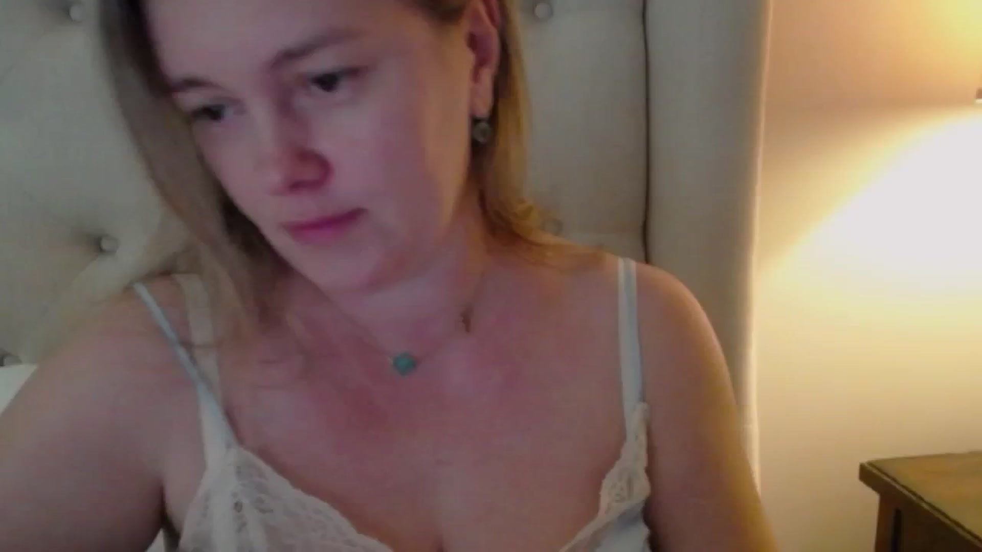 Gallery image thumbnail from J0llye's myfreecams stream on, 10/24/2024, 16:50 image 16 of 20