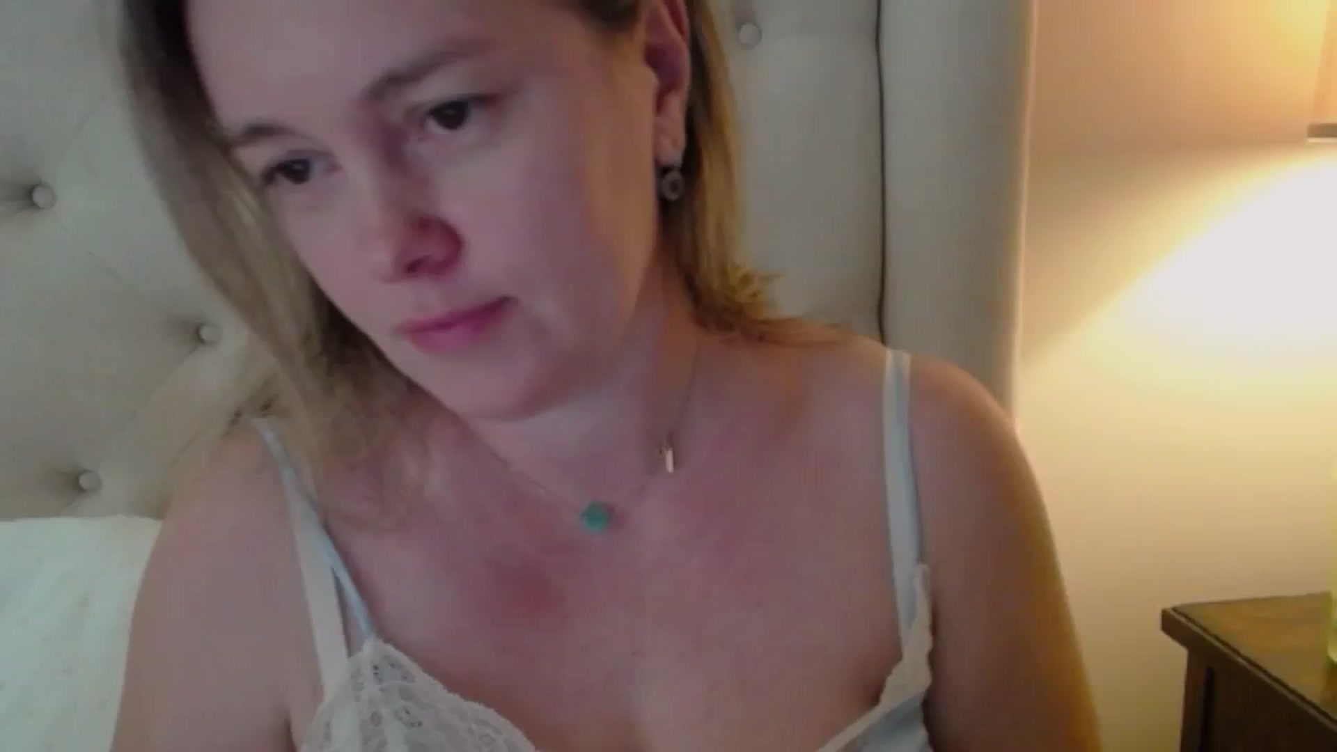 Gallery image thumbnail from J0llye's myfreecams stream on, 10/24/2024, 16:50 image 6 of 20