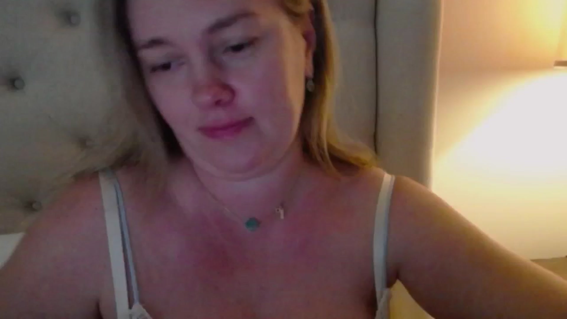 Gallery image thumbnail from J0llye's myfreecams stream on, 10/24/2024, 19:30 image 4 of 20