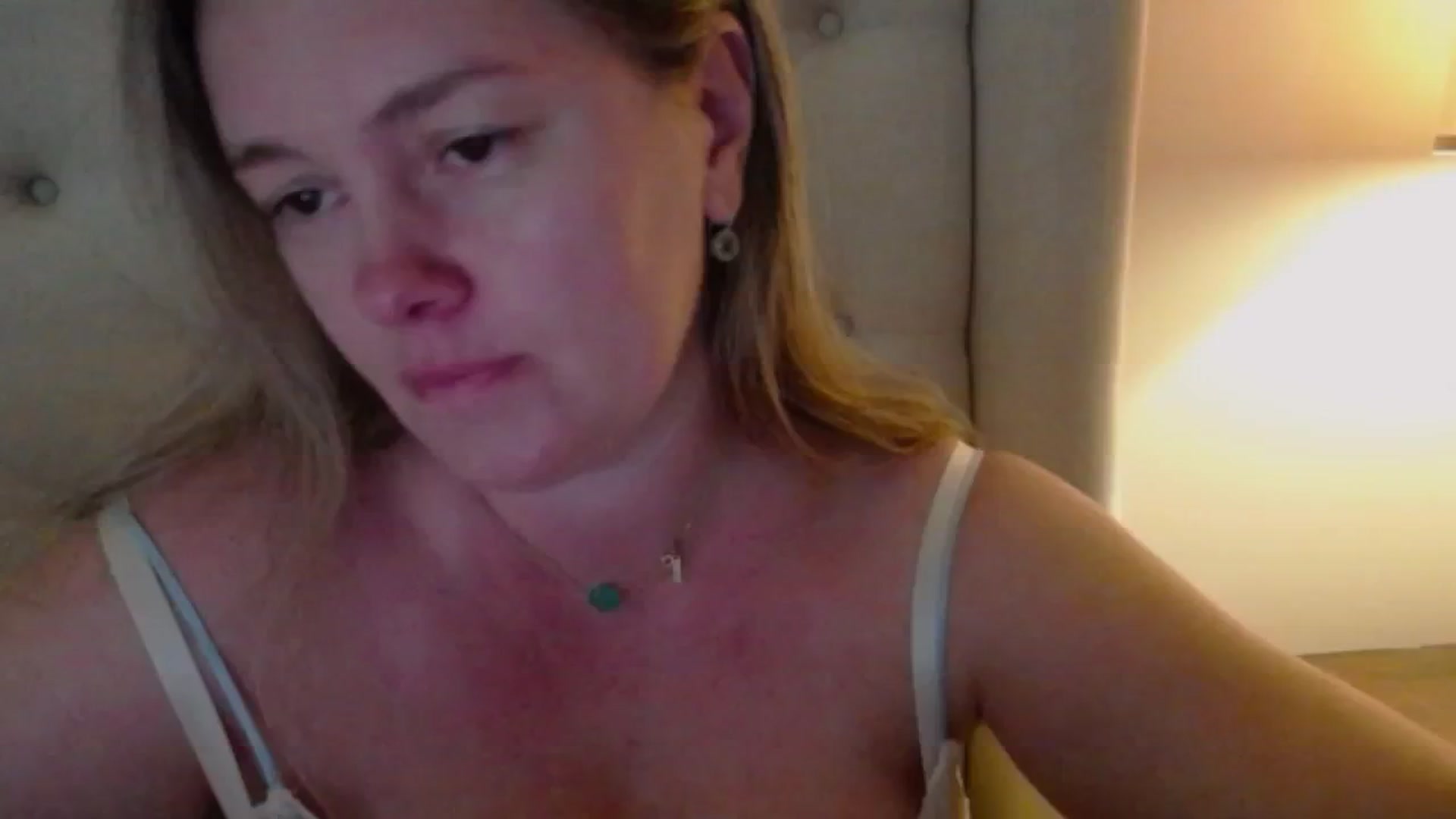 Gallery image thumbnail from J0llye's myfreecams stream on, 10/24/2024, 19:30 image 7 of 20