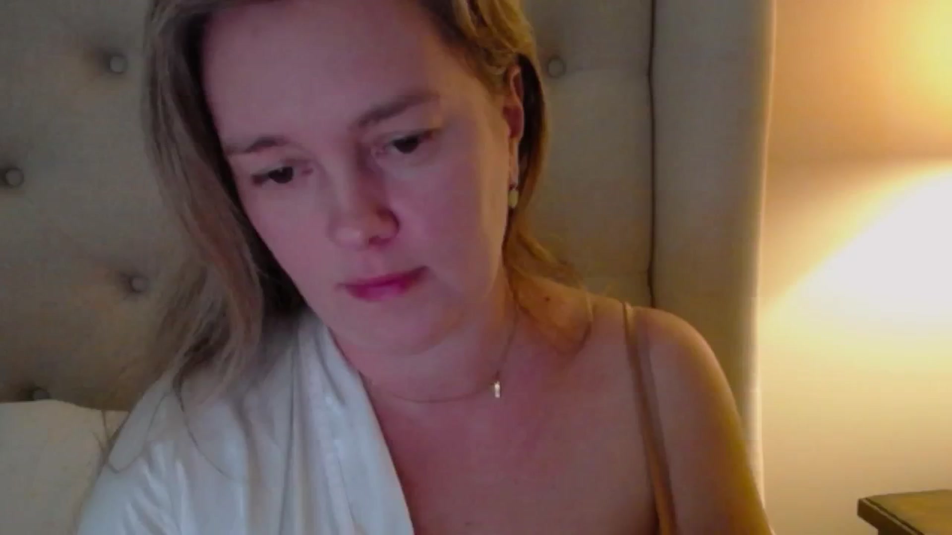 Gallery image thumbnail from J0llye's myfreecams stream on, 10/25/2024, 19:49 image 15 of 20