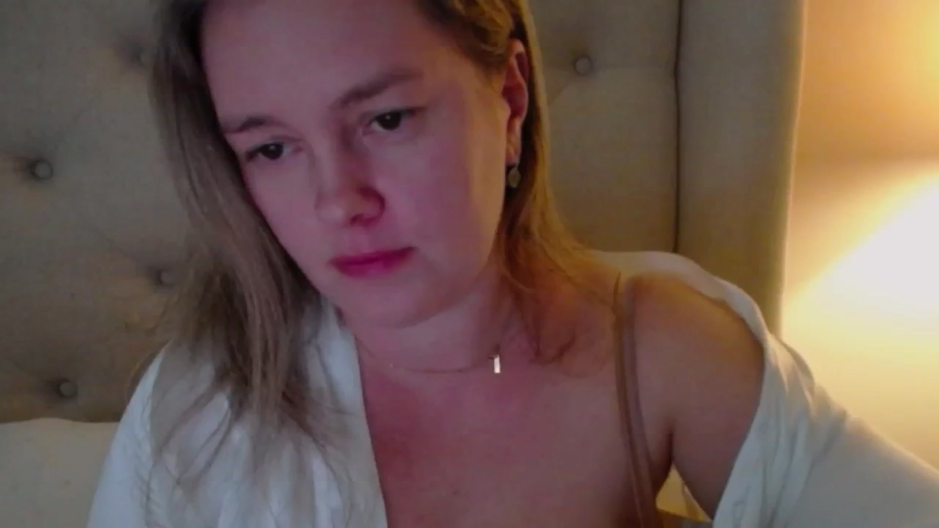Gallery image thumbnail from J0llye's myfreecams stream on, 10/25/2024, 19:49 image 20 of 20