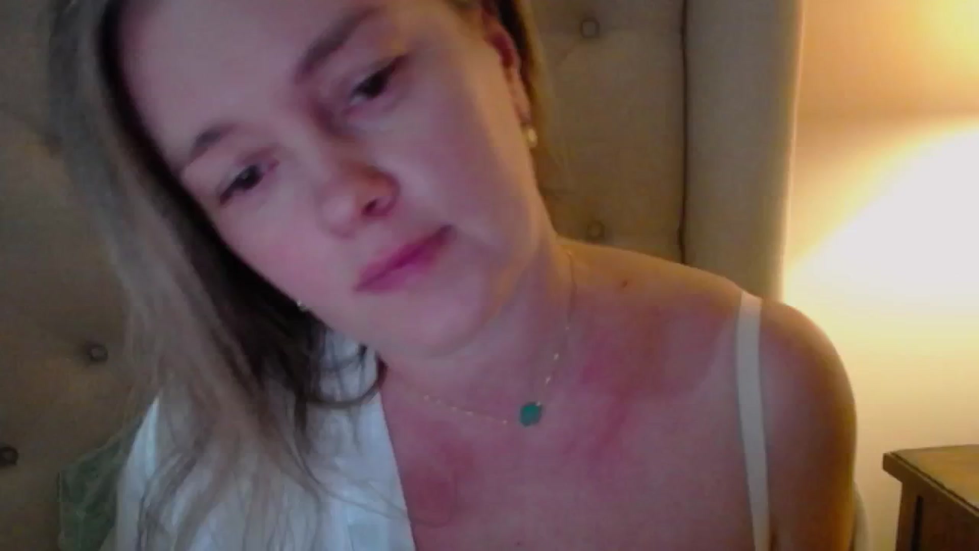 Gallery image thumbnail from J0llye's myfreecams stream on, 10/28/2024, 20:24 image 14 of 20