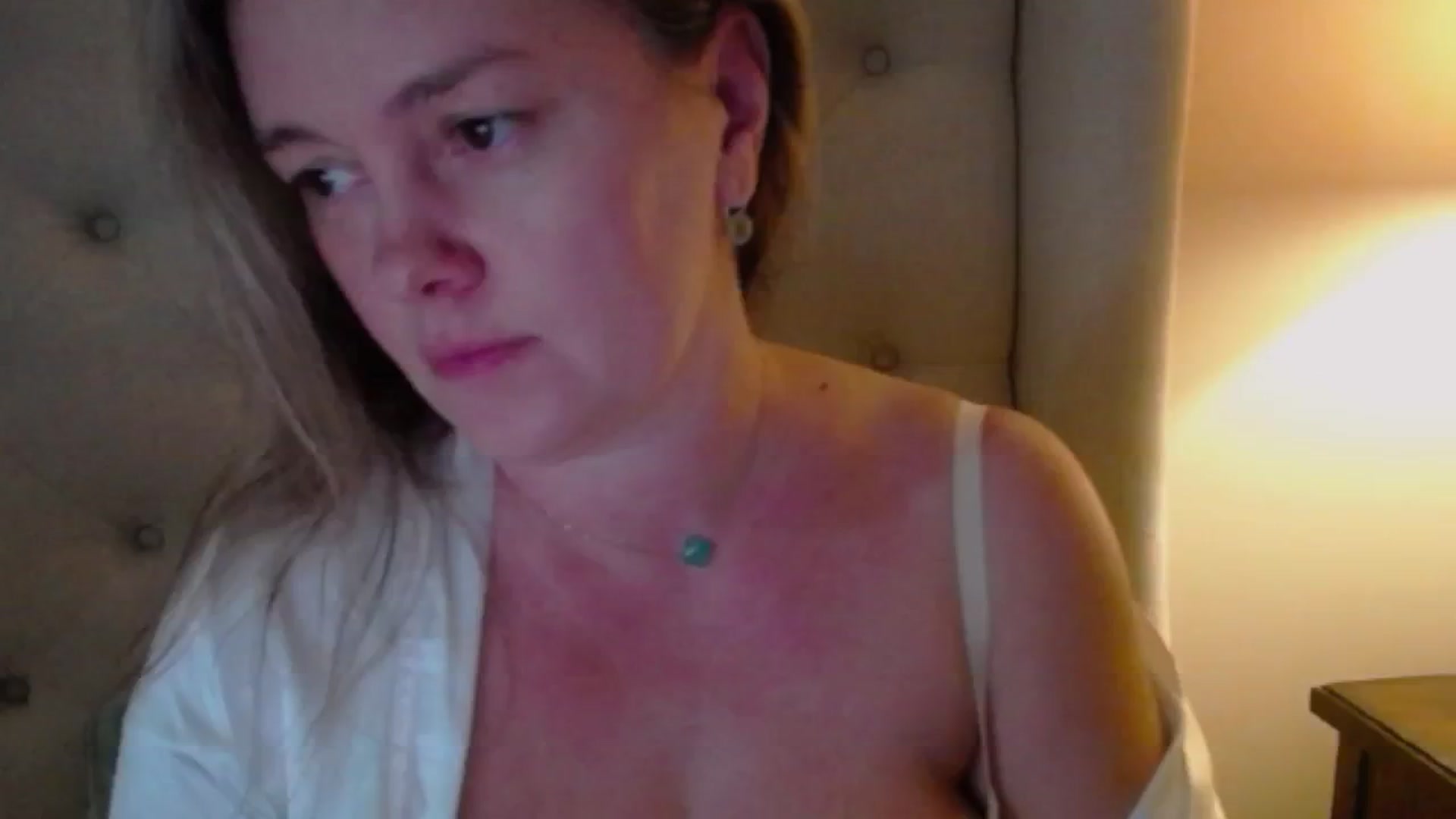 Gallery image thumbnail from J0llye's myfreecams stream on, 10/28/2024, 20:24 image 4 of 20