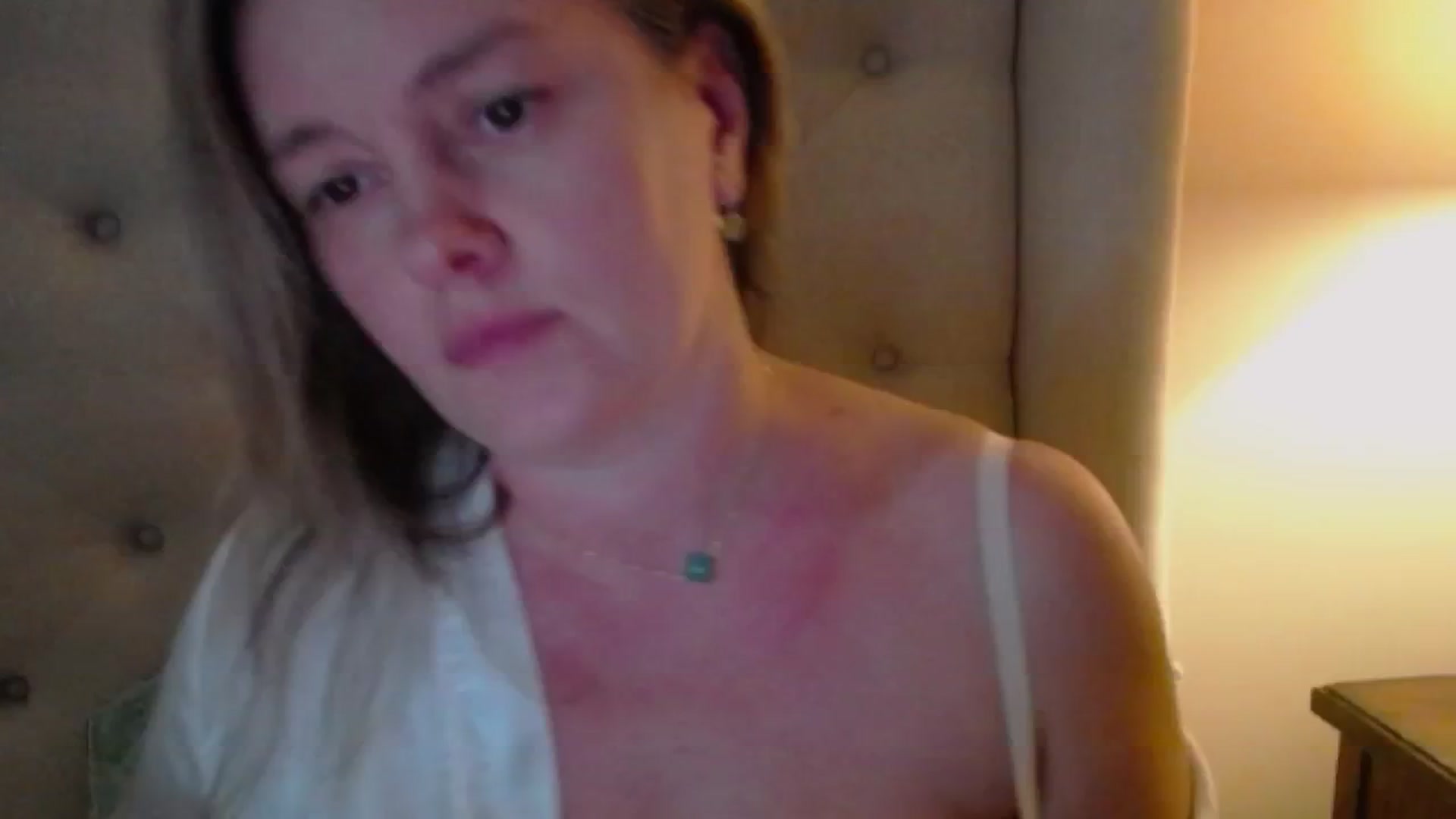 Gallery image thumbnail from J0llye's myfreecams stream on, 10/28/2024, 20:24 image 15 of 20