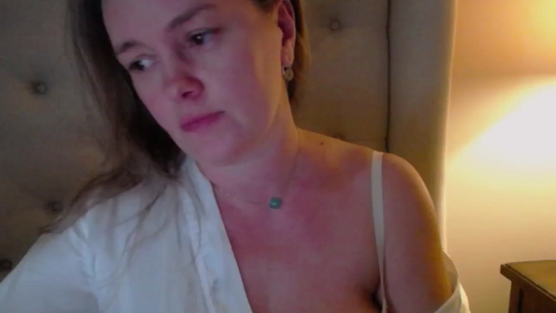 Gallery image thumbnail from J0llye's myfreecams stream on, 10/28/2024, 20:24 image 2 of 20