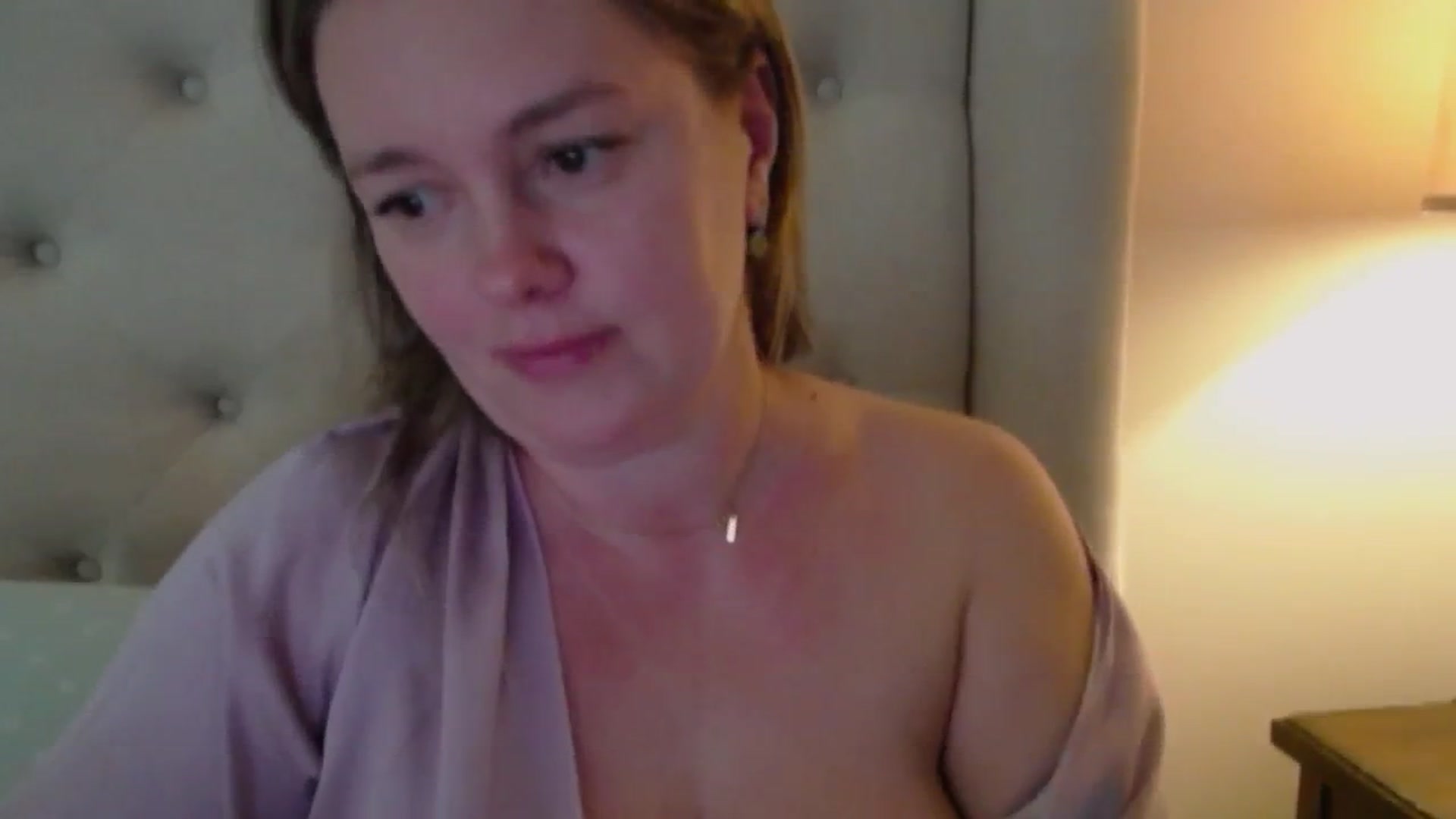 Gallery image thumbnail from J0llye's myfreecams stream on, 10/29/2024, 17:01 image 11 of 20