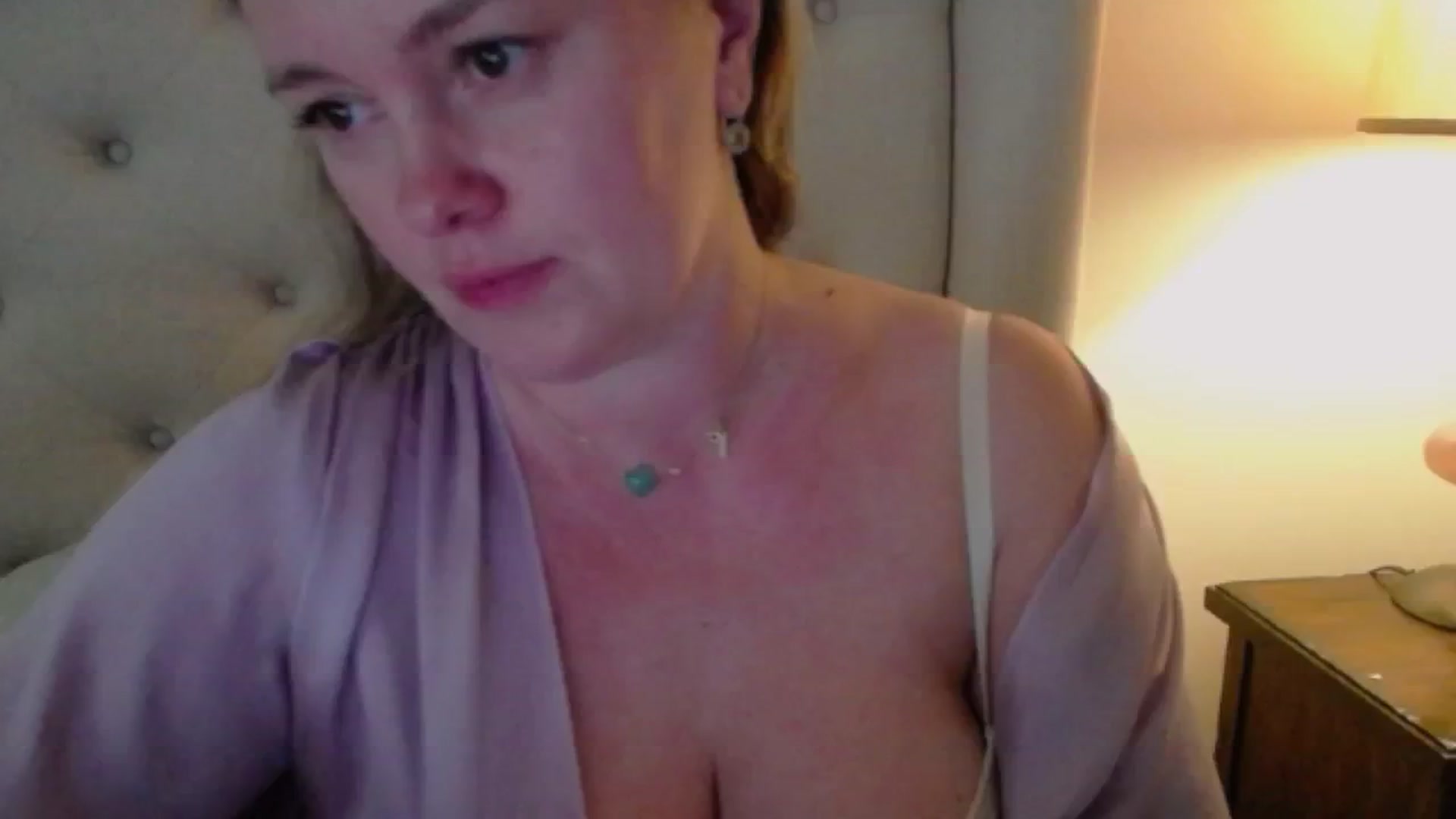 Gallery image thumbnail from J0llye's myfreecams stream on, 10/29/2024, 20:00 image 1 of 20