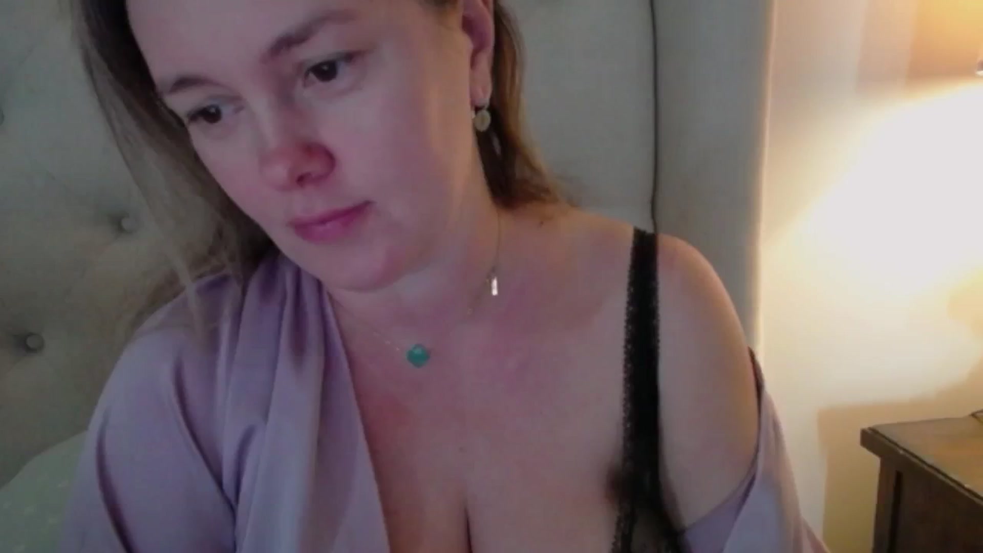Gallery image thumbnail from J0llye's myfreecams stream on, 10/31/2024, 16:58 image 17 of 20