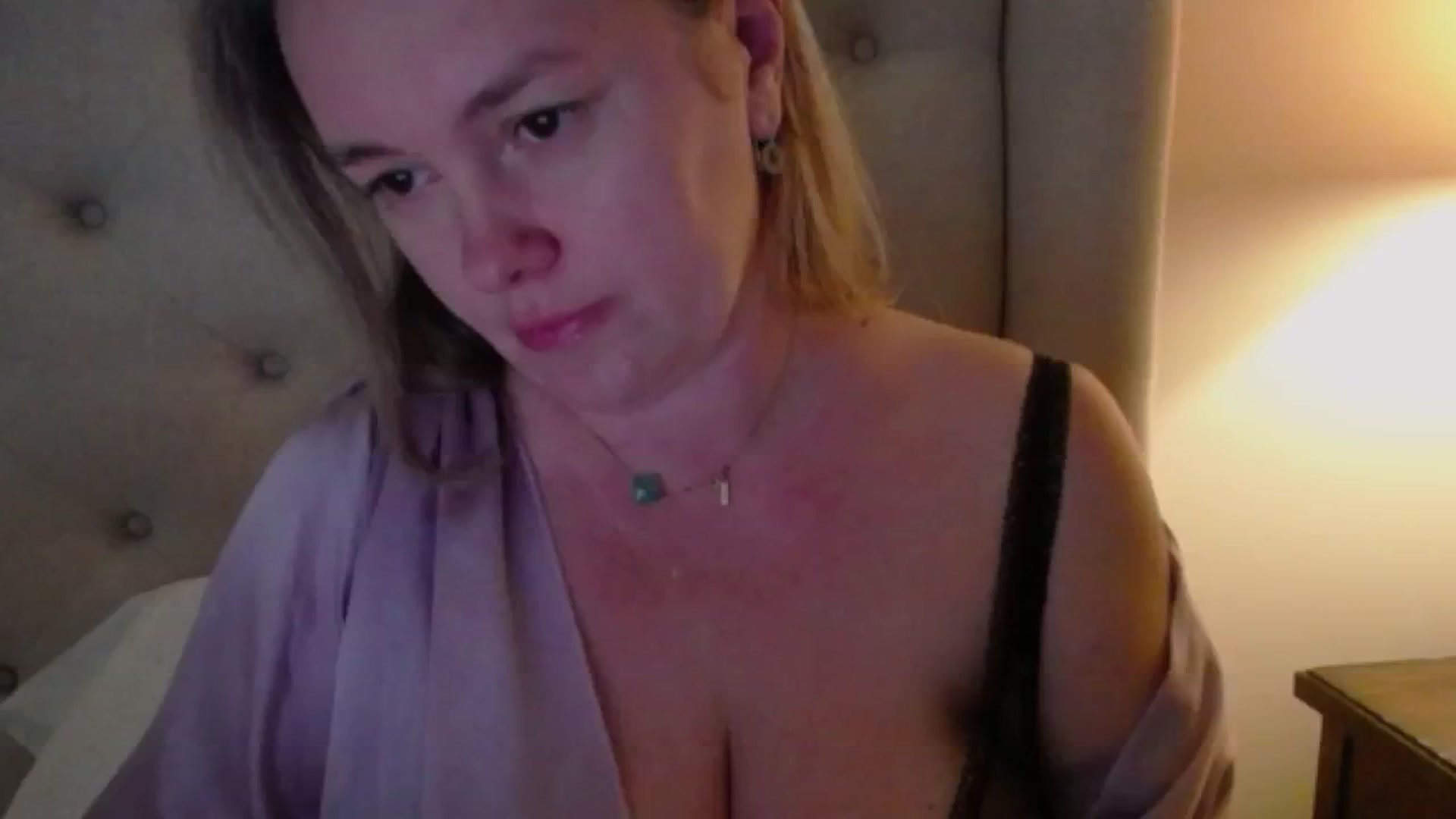 Gallery image thumbnail from J0llye's myfreecams stream on, 11/03/2024, 21:41 image 1 of 20
