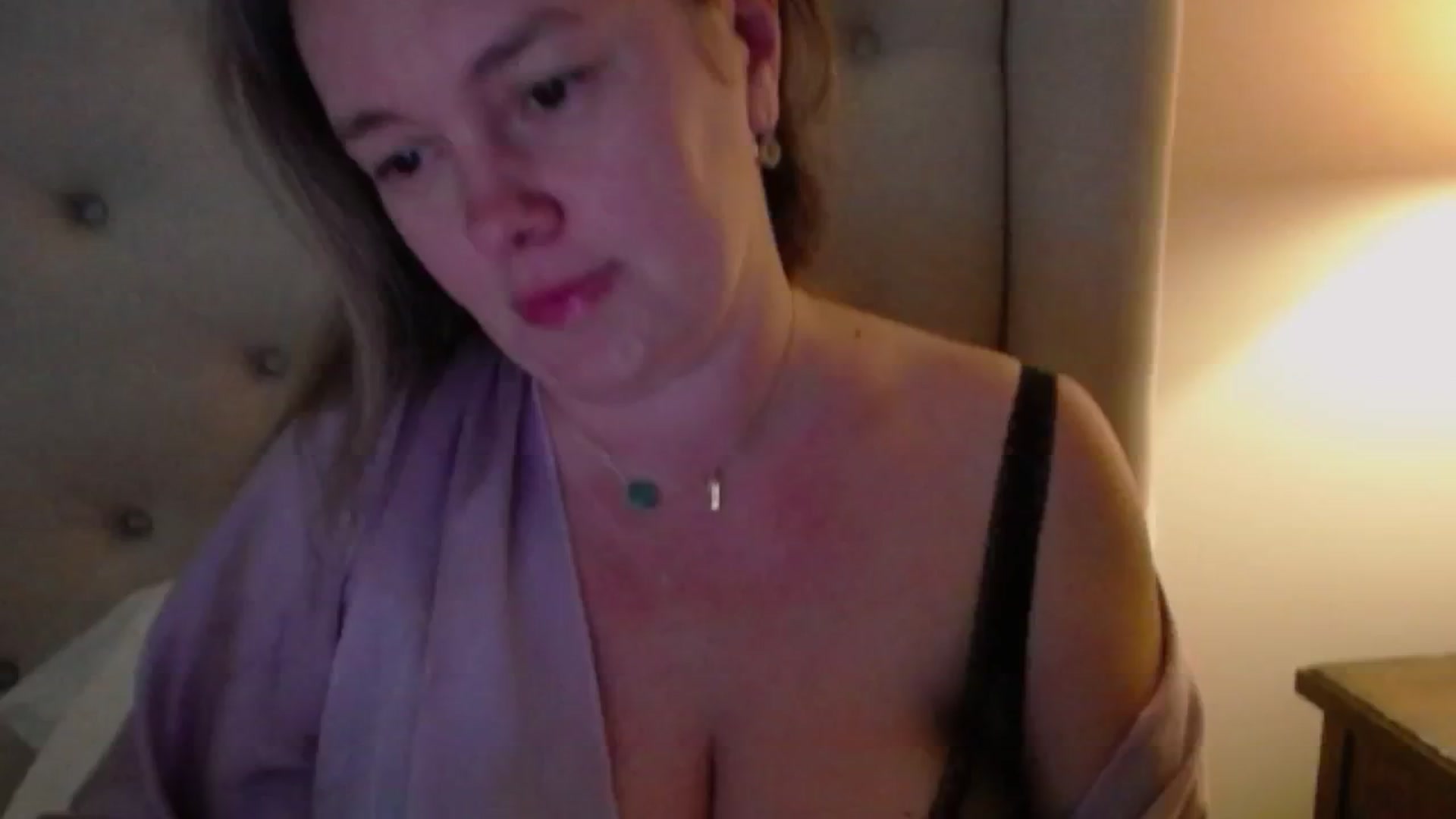Gallery image thumbnail from J0llye's myfreecams stream on, 11/03/2024, 21:41 image 2 of 20
