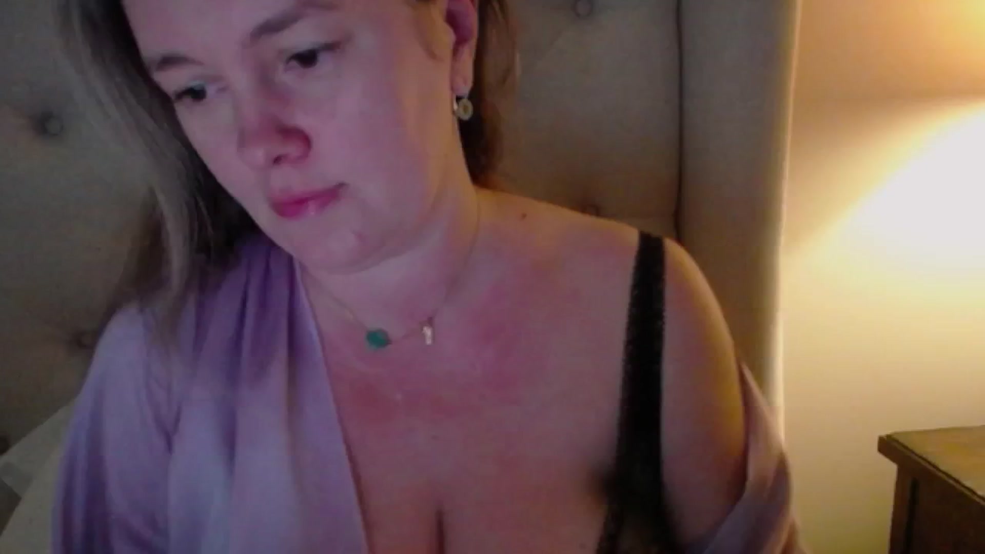 Gallery image thumbnail from J0llye's myfreecams stream on, 11/03/2024, 21:41 image 3 of 20